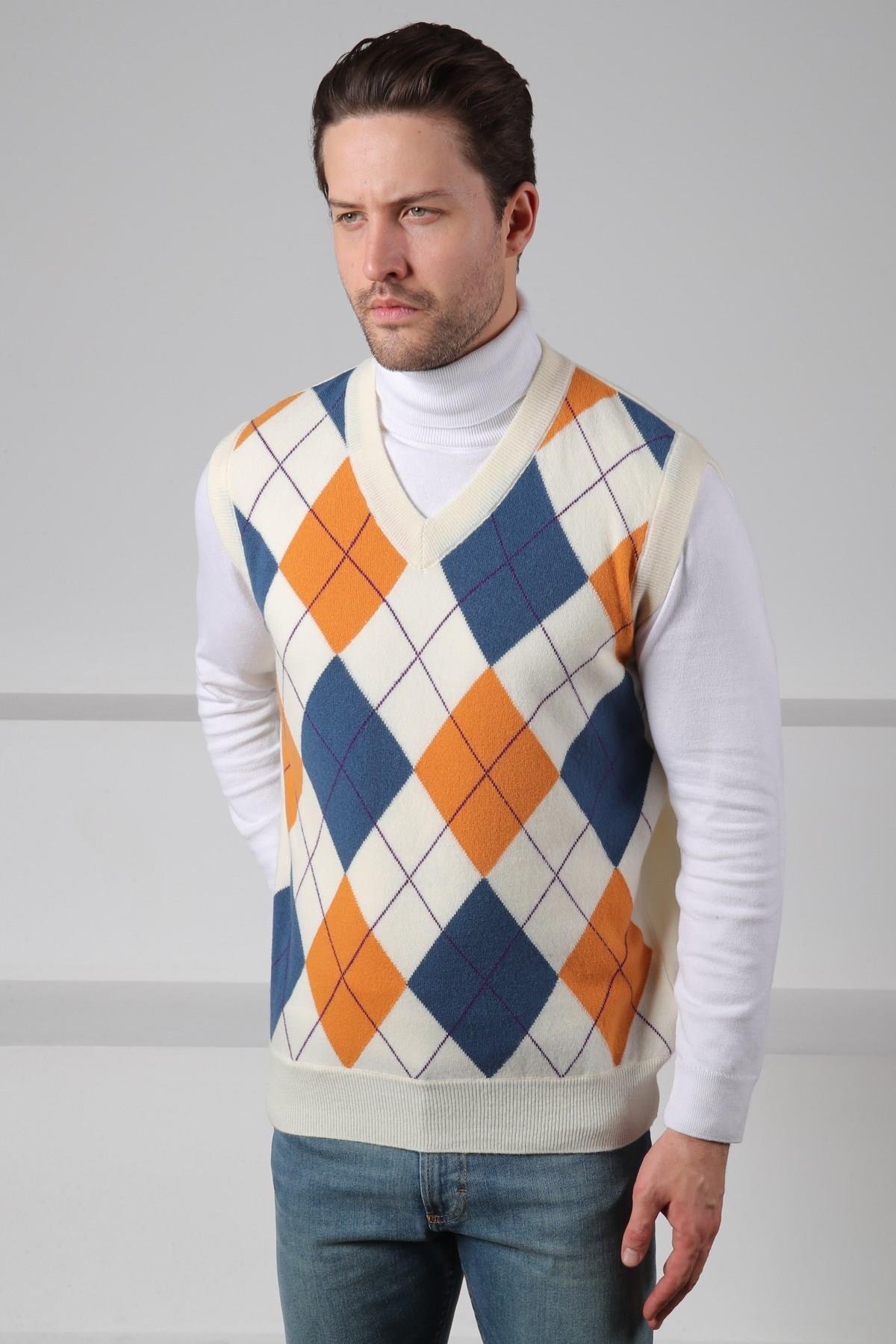 Ferraro Ekru/Turuncu V Yaka Çok Renkli Baklava Desenli Kolsuz %100 Kuzu Yünü Erkek Triko Süveter