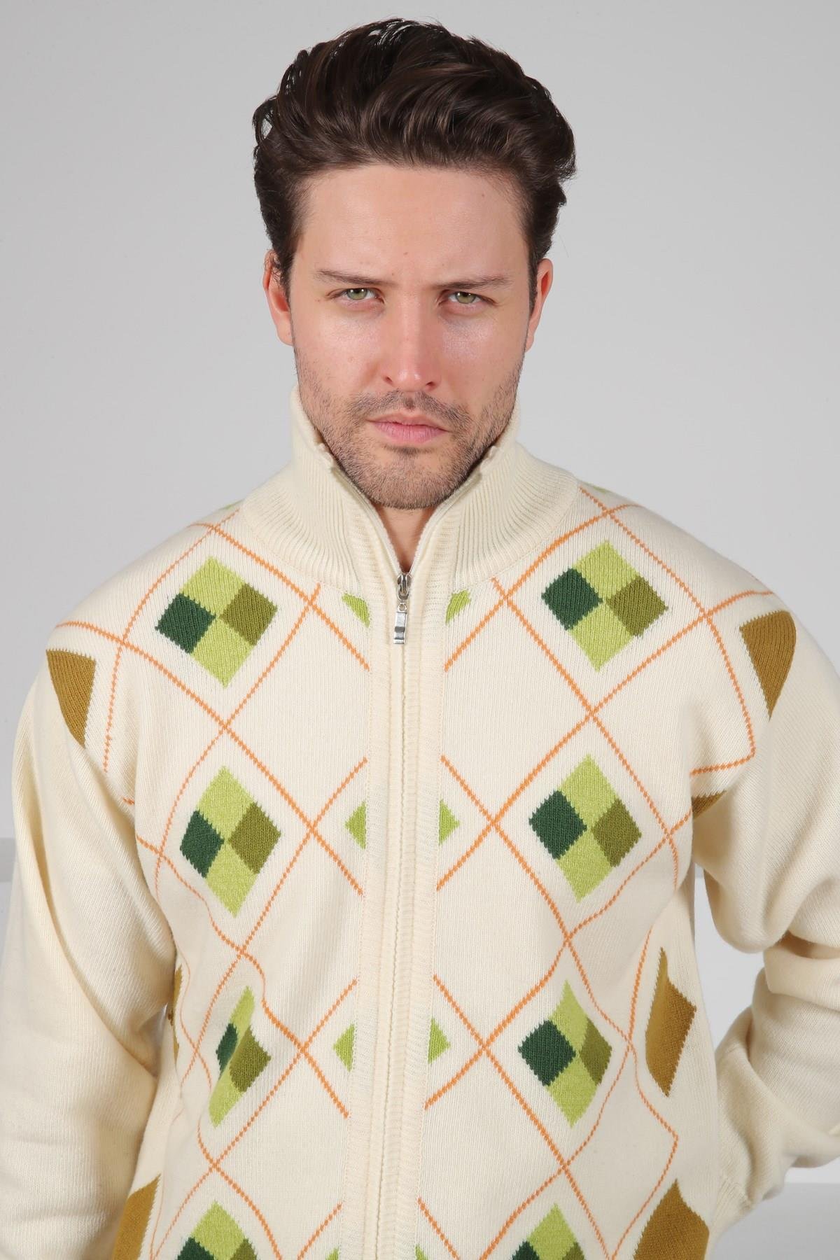 Ferraro Ekru/Yeşil Balıkçı Yaka Fermuarlı Yeşil Baklava Desenli Uzun Kollu %100 Kuzu Yünü Erkek Triko Ceket