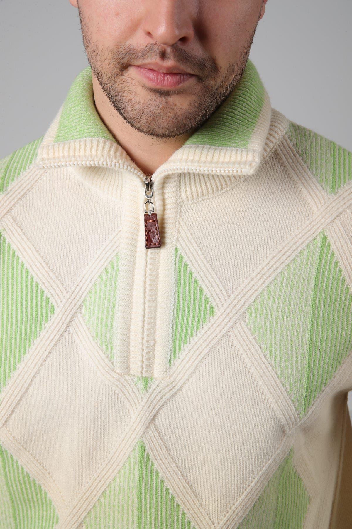 Ferraro Ekru/Yeşil Balıkçı Yaka Fermuarlı Baklava Desenli Uzun Kollu %100 Kuzu Yünü Erkek Triko Kazak