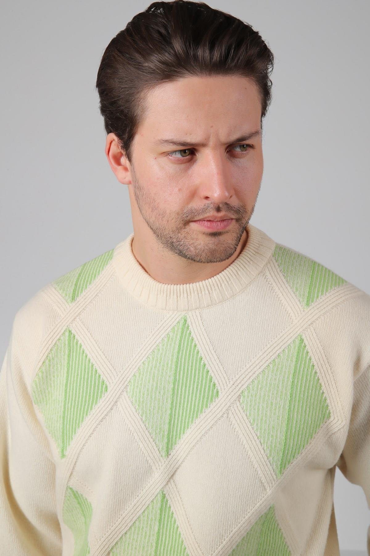 Ferraro Ekru/Yeşil Bisiklet Yaka Baklava Desenli Uzun Kollu %100 Kuzu Yünü Erkek Triko Kazak