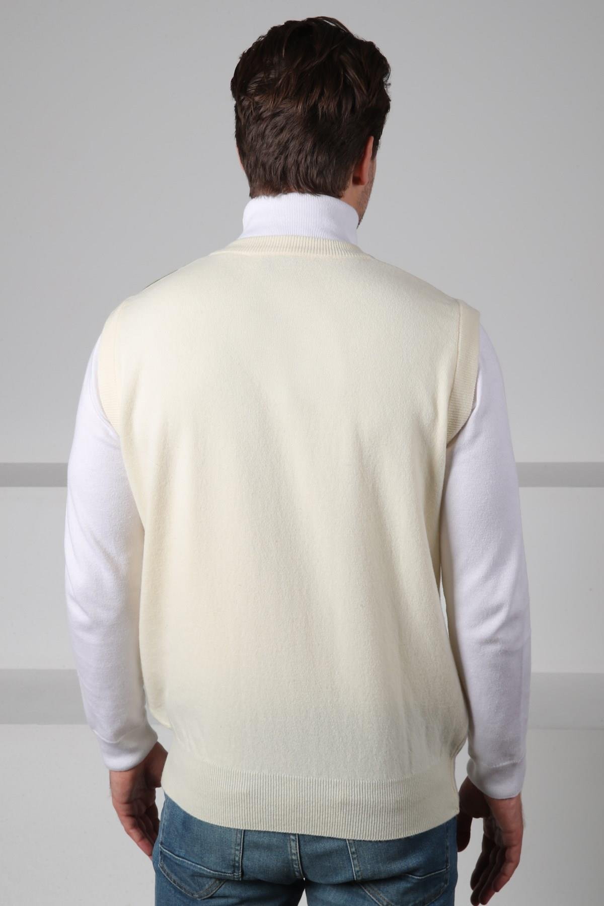 Ferraro Ekru/Yeşil V Yaka Çok Renkli Baklava Desenli Kolsuz %100 Kuzu Yünü Erkek Triko Süveter