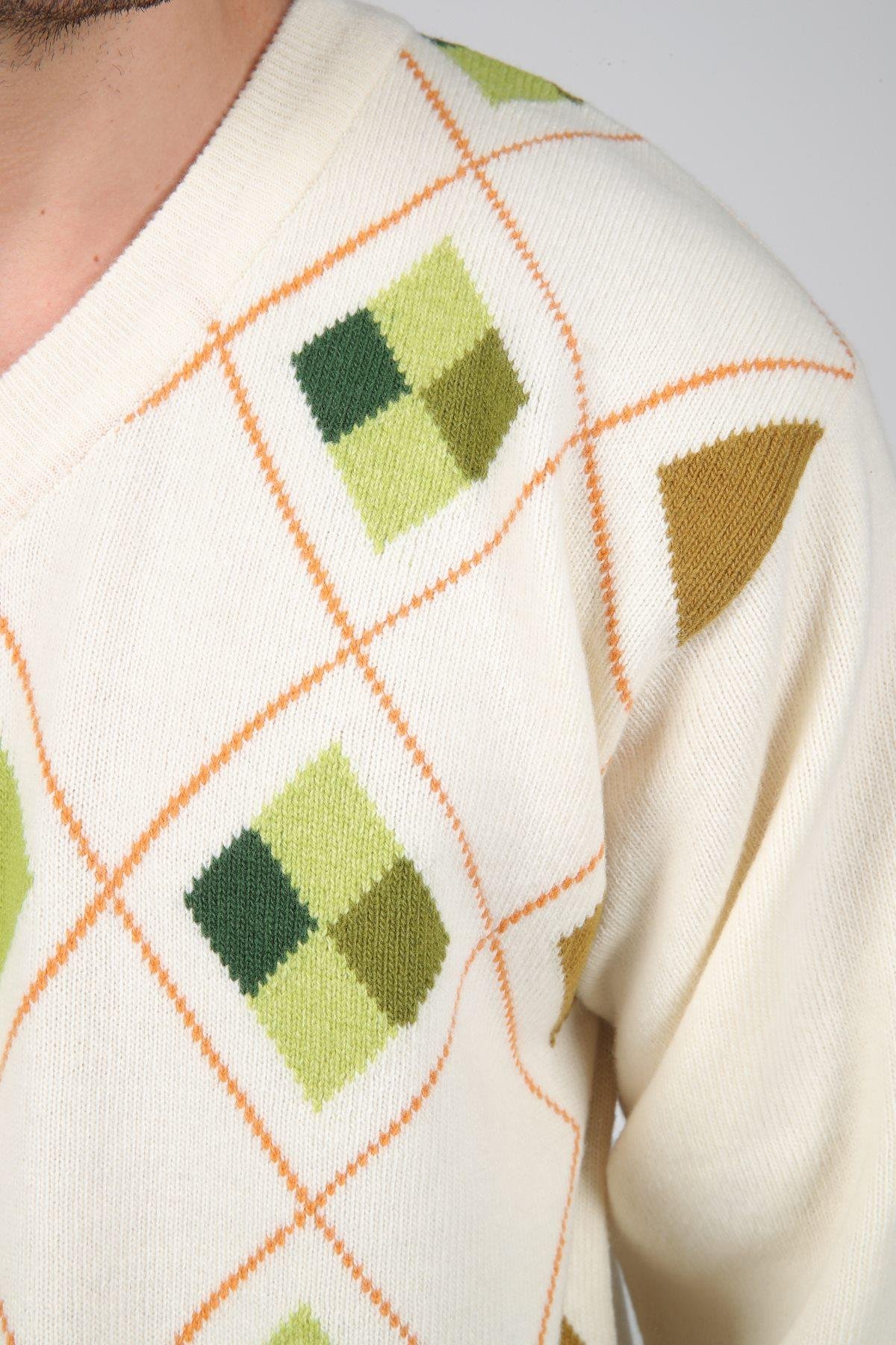 Ferraro Ekru/Yeşil V Yaka Yeşil Baklava Desenli Uzun Kollu %100 Kuzu Yünü Erkek Triko Kazak