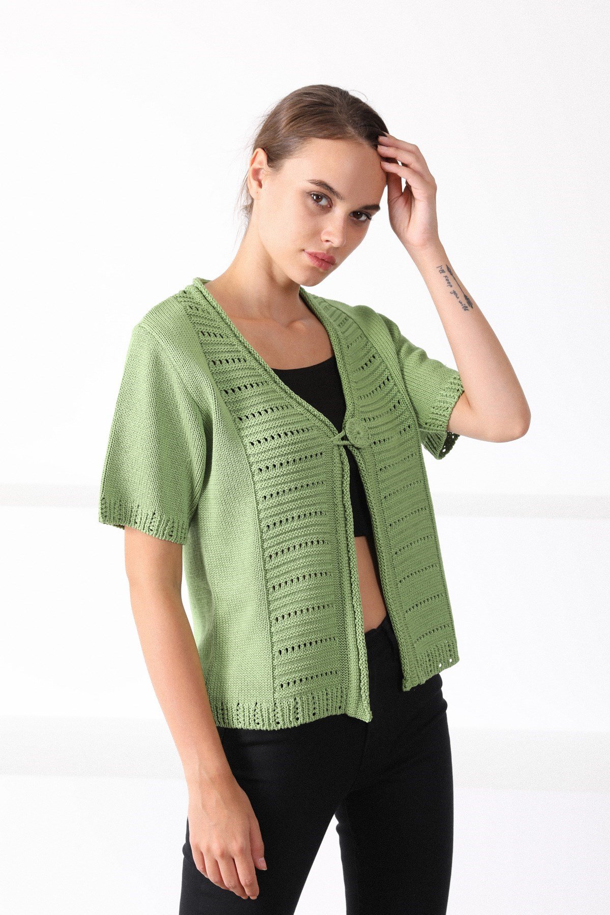 Ferraro Fıstık V Yaka Tek Düğme Kadın Triko Hırka