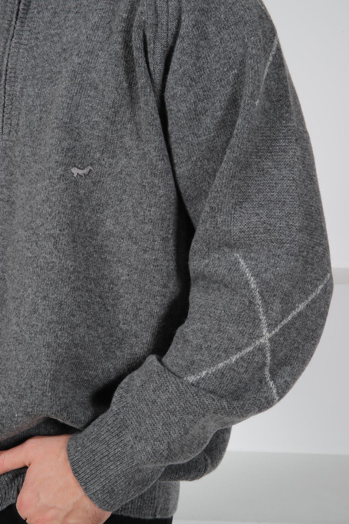 Ferraro Füme Balıkçı Yaka Fermuarlı Önü Düz Kolları Çizgi Detaylı Uzun Kollu %100 Kuzu Yünü Erkek Triko Kazak