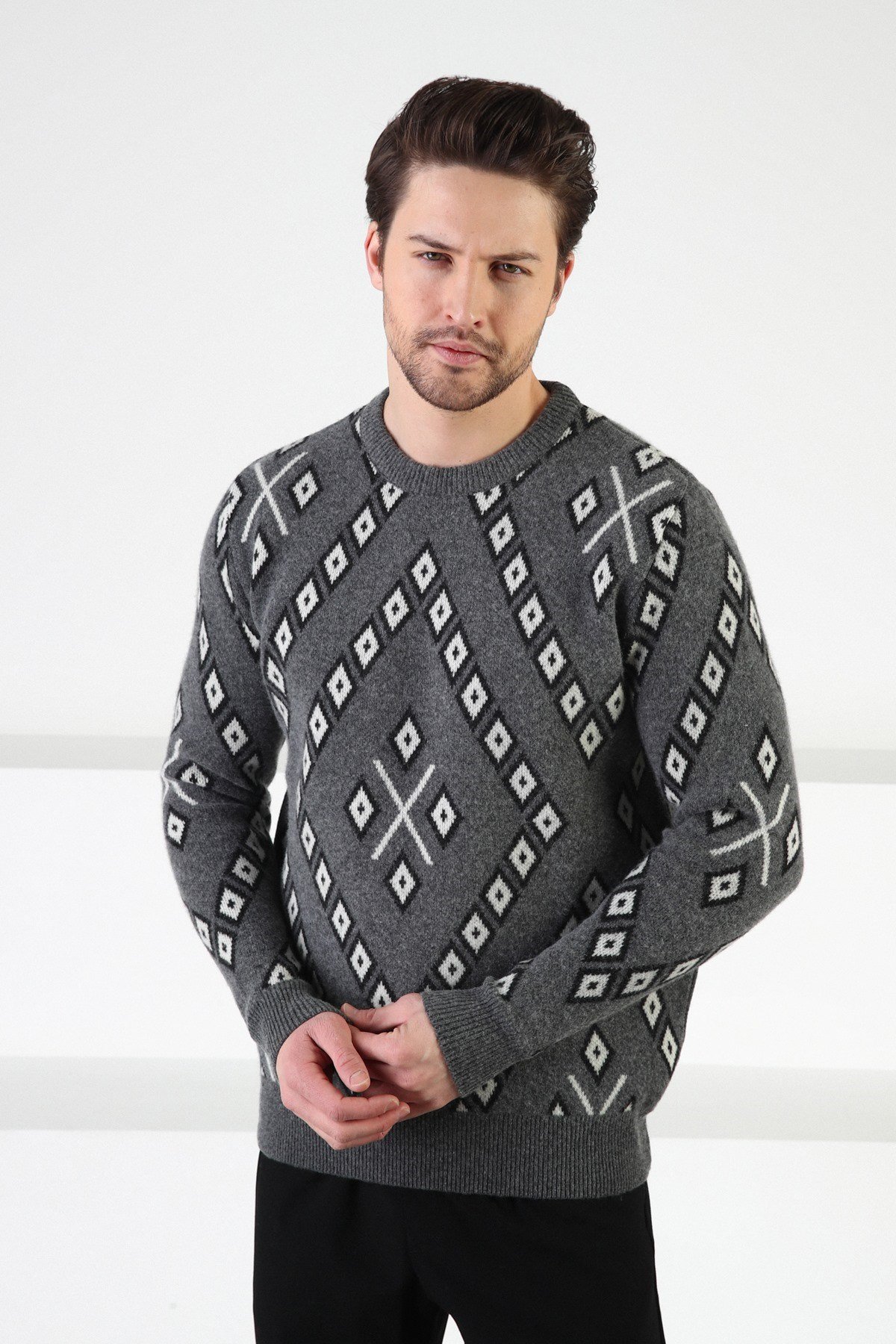 Ferraro Füme Kare Desenli Bisiklet Yaka %100 Kuzu Yünü Erkek Kazak
