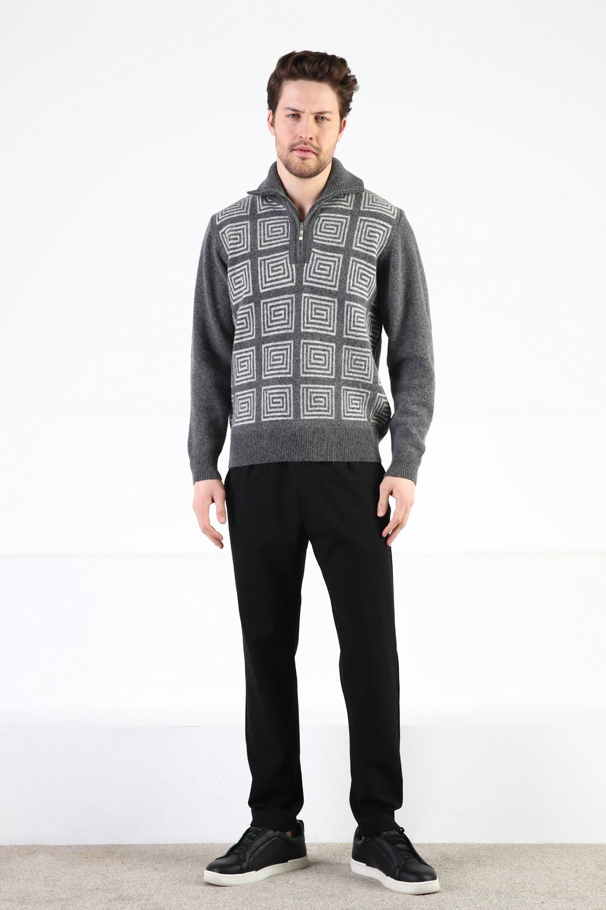 Ferraro Füme Kare Desenli Dik Yaka %100 Kuzu Yünü Erkek Kazak
