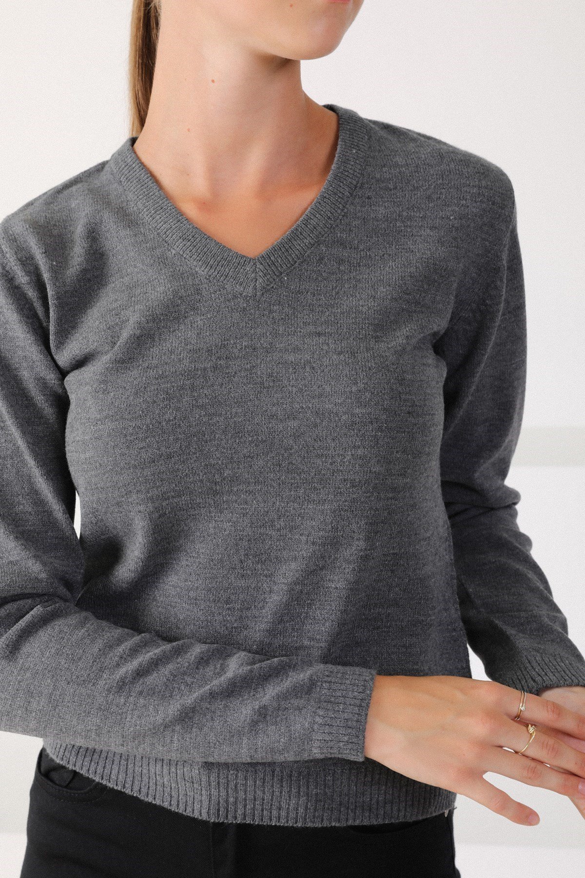 Ferraro Füme V Yaka Kadın Triko Kazak