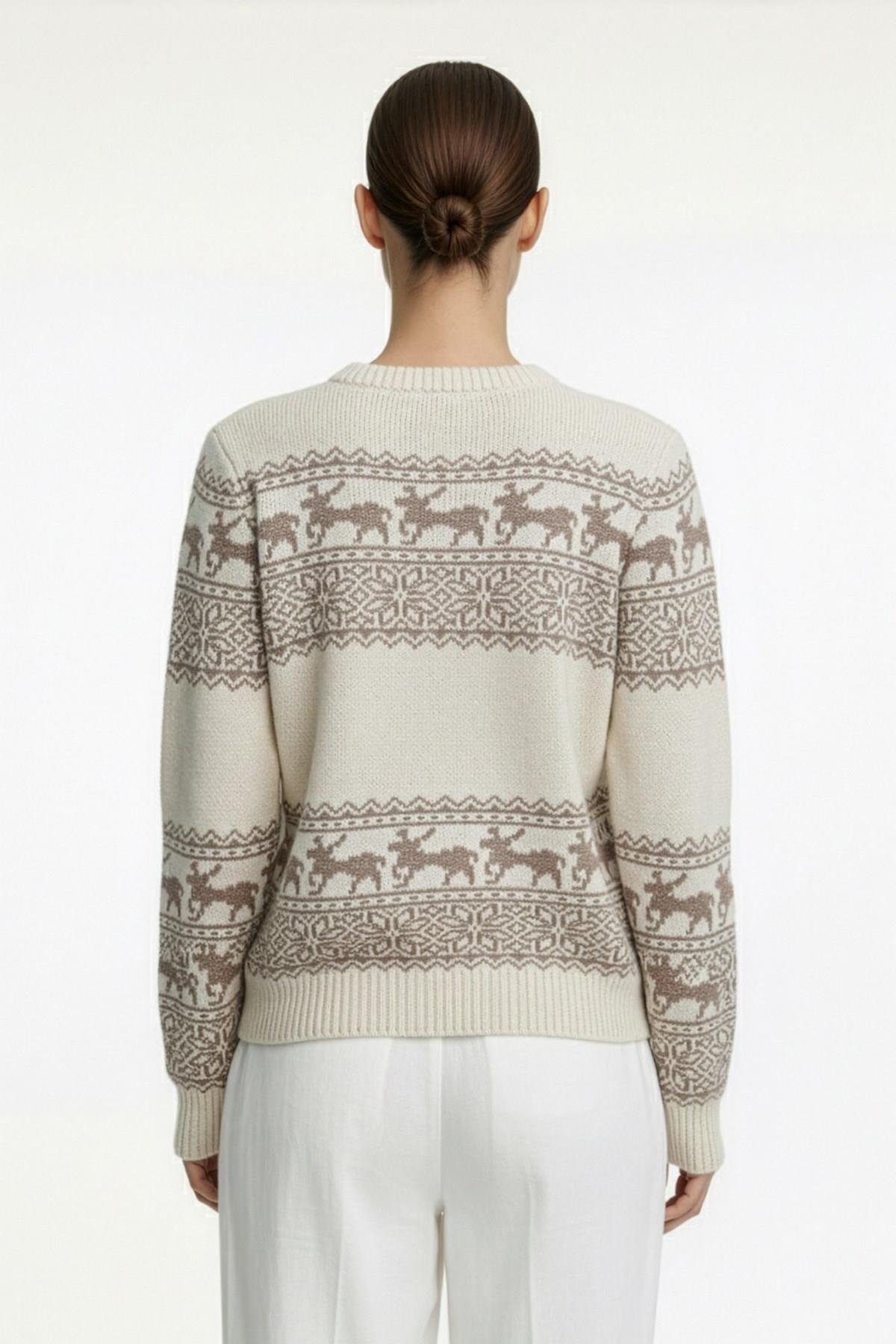 Ferraro Geyik Desenli Yumuşak Dokulu Yün Karışımlı Kadın Triko Kazak