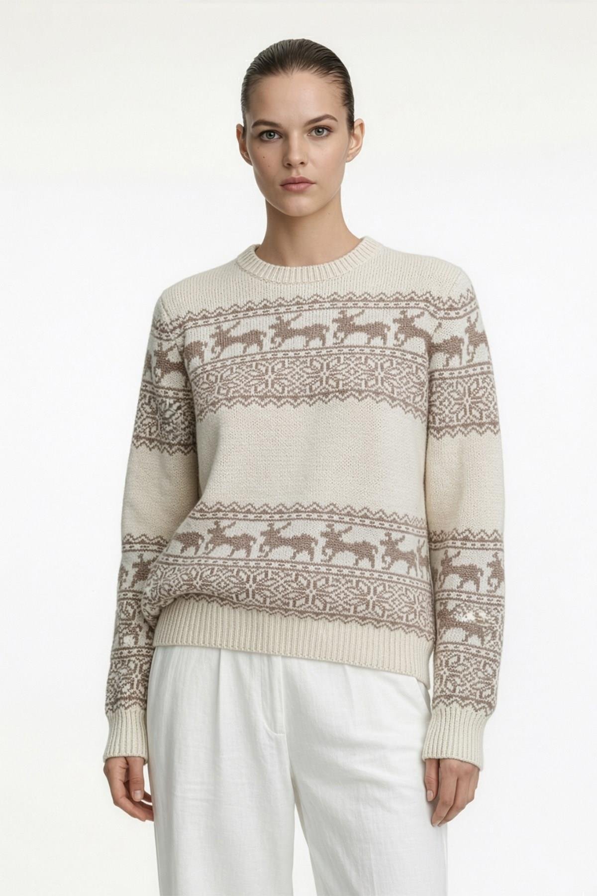 Ferraro Geyik Desenli Yumuşak Dokulu Yün Karışımlı Kadın Triko Kazak