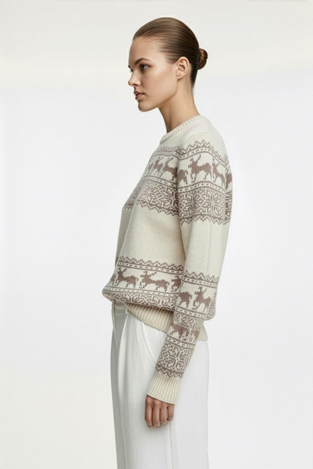 Ferraro Geyik Desenli Yumuşak Dokulu Yün Karışımlı Kadın Triko Kazak