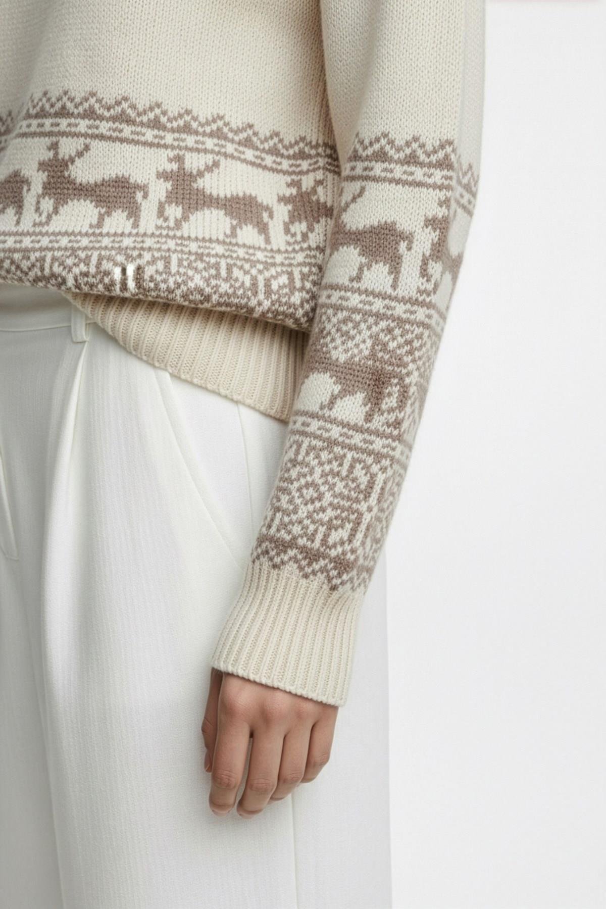 Ferraro Geyik Desenli Yumuşak Dokulu Yün Karışımlı Kadın Triko Kazak