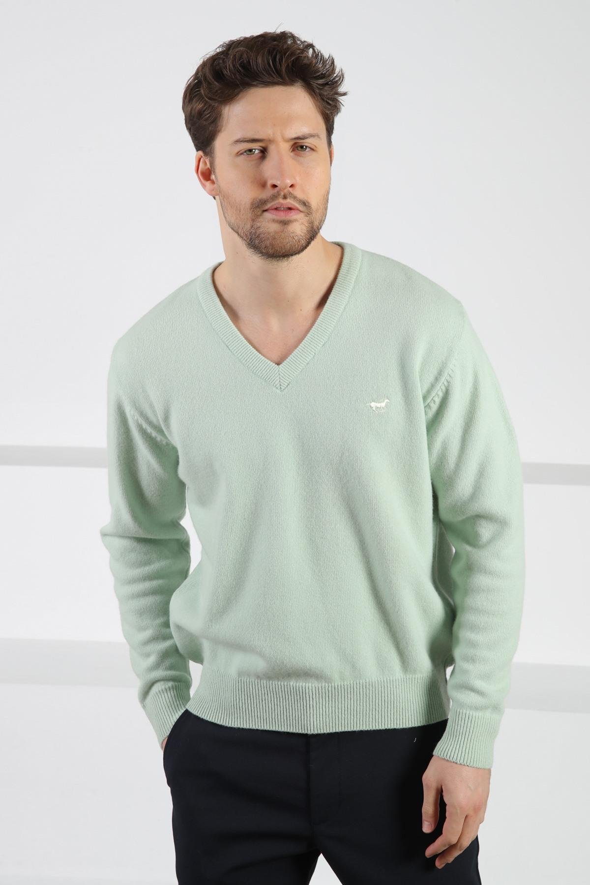 Ferraro Gin V Yaka Erkek Uzun Kollu %100 Kuzu Yünü Triko Kazak