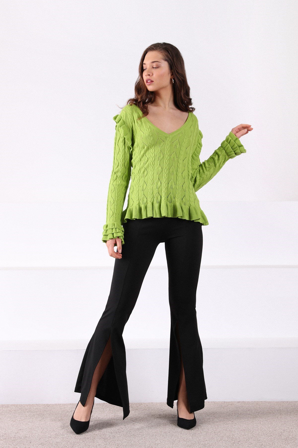 Ferraro Green V Yaka Kolu Fırfırlı Pamuklu Kadın Triko Kazak