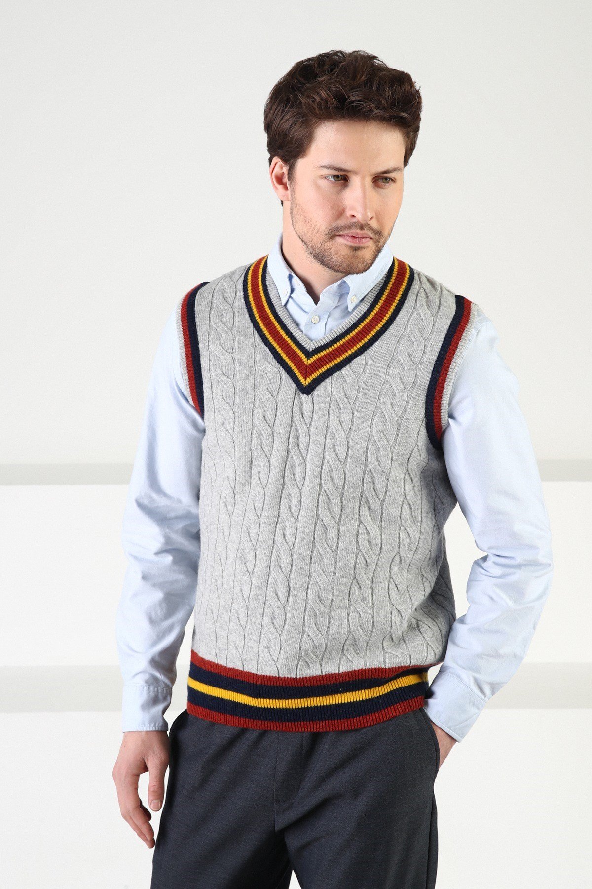 Ferraro Gri Örgü Desenli V Yaka %100 Kuzu Yünü Erkek Süveter
