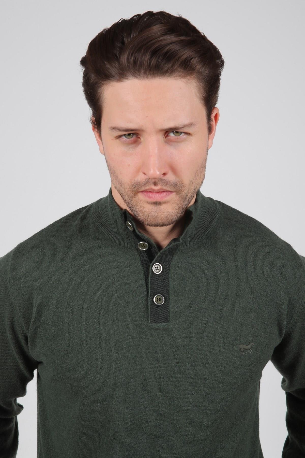 Ferraro Haki Düğmeli Yarım Balıkçı Yaka Uzun Kollu %100 Kuzu Yünü Erkek Triko Kazak