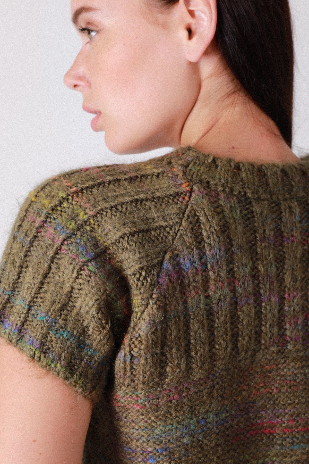 Ferraro Haki Yuvarlak Yaka Yünlü Kadın Triko Kazak