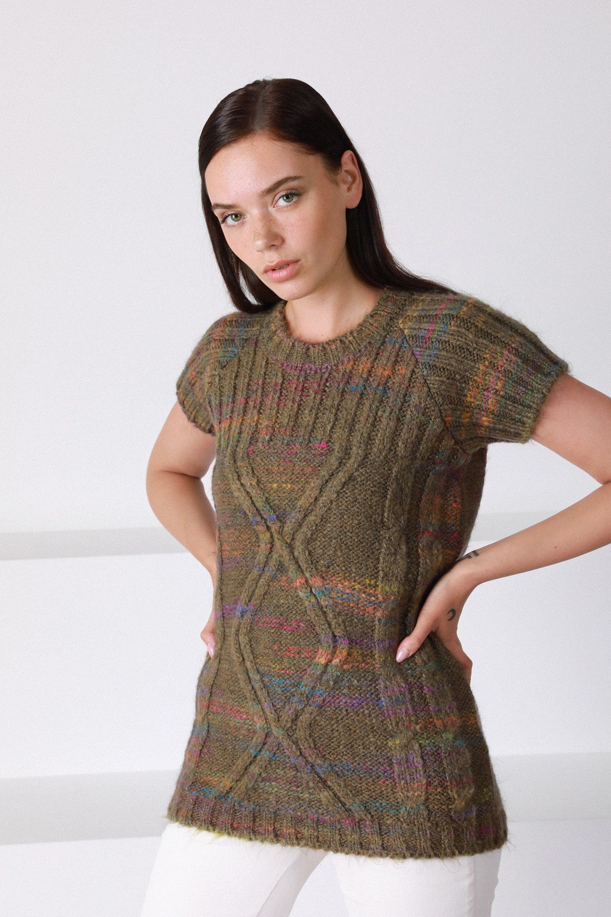 Ferraro Haki Yuvarlak Yaka Yünlü Kadın Triko Kazak