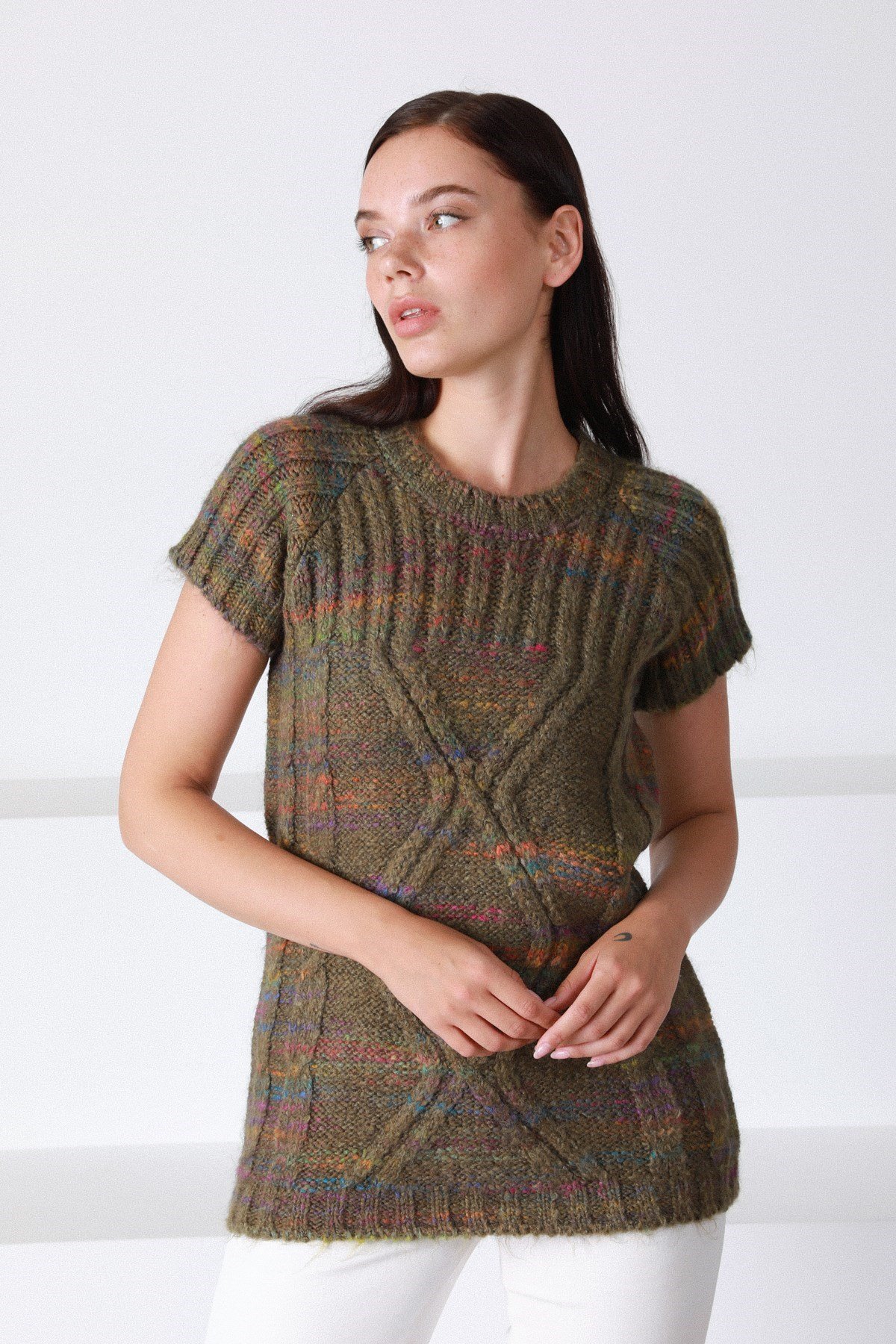 Ferraro Haki Yuvarlak Yaka Yünlü Kadın Triko Kazak