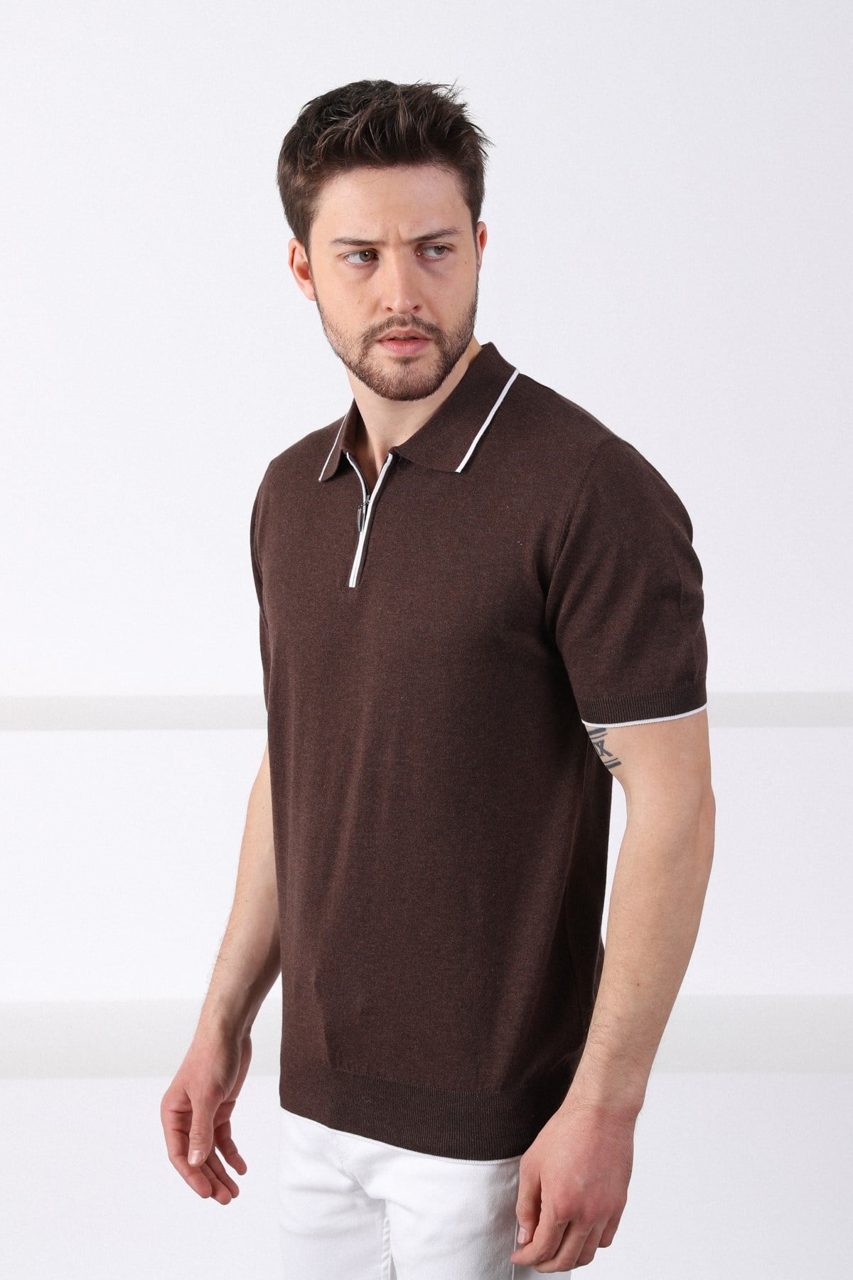 Ferraro Kahve Yaka Şerit Fermuarlı Erkek Pamuk Triko T-Shirt