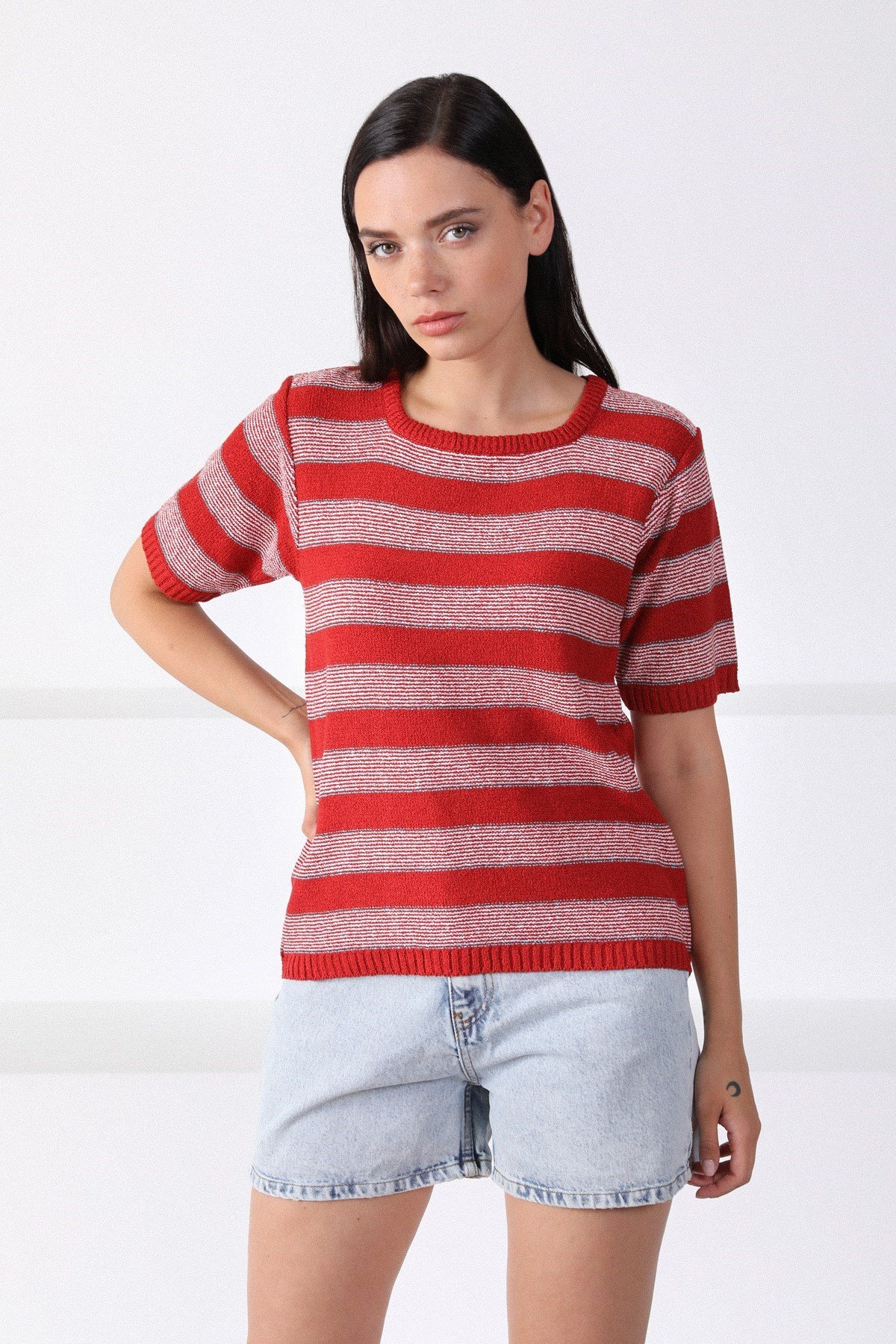 Ferraro Kırmızı Kare Yaka Çizgili Kadın Triko Kazak