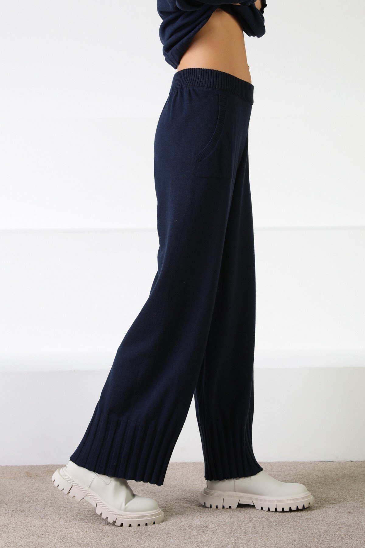 Ferraro Lacivert Lastikli Paça Kaşmirli Kadın Triko Pantolon