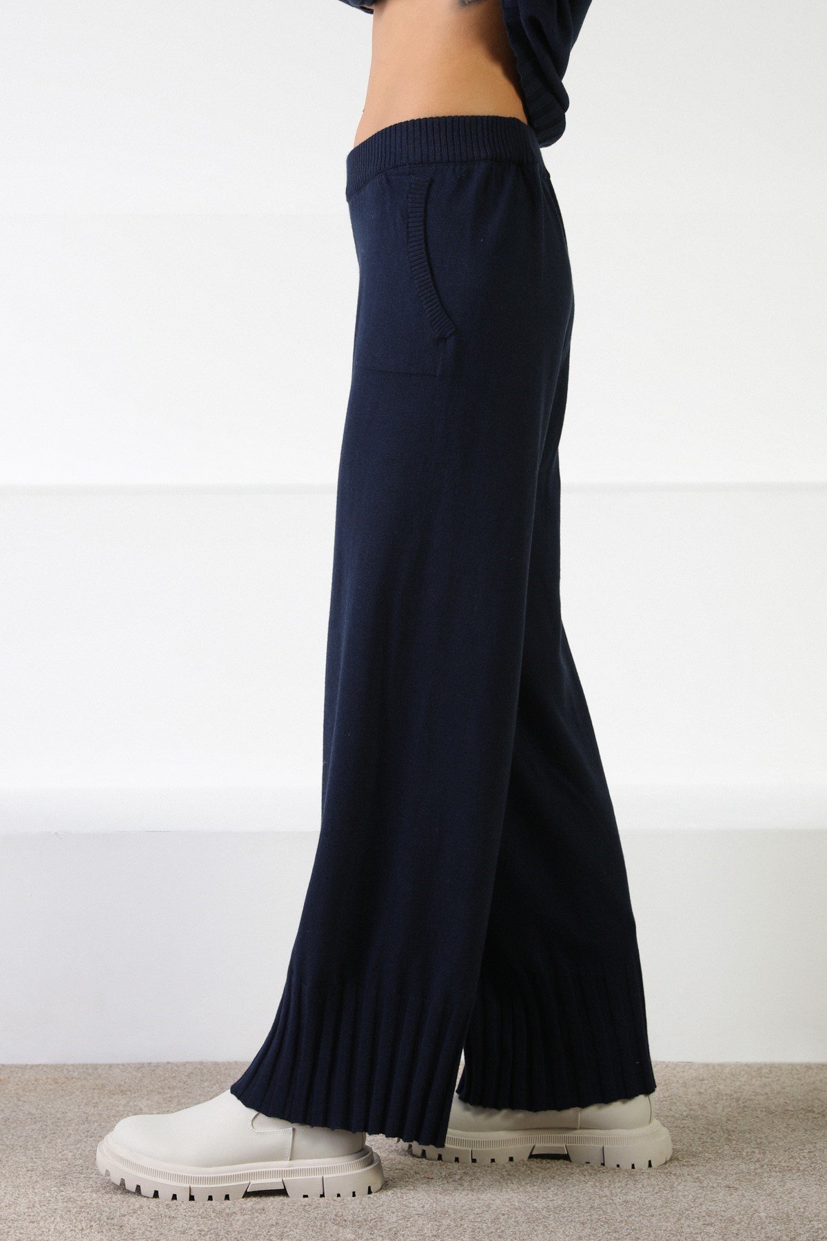 Ferraro Lacivert Lastikli Paça Kaşmirli Kadın Triko Pantolon