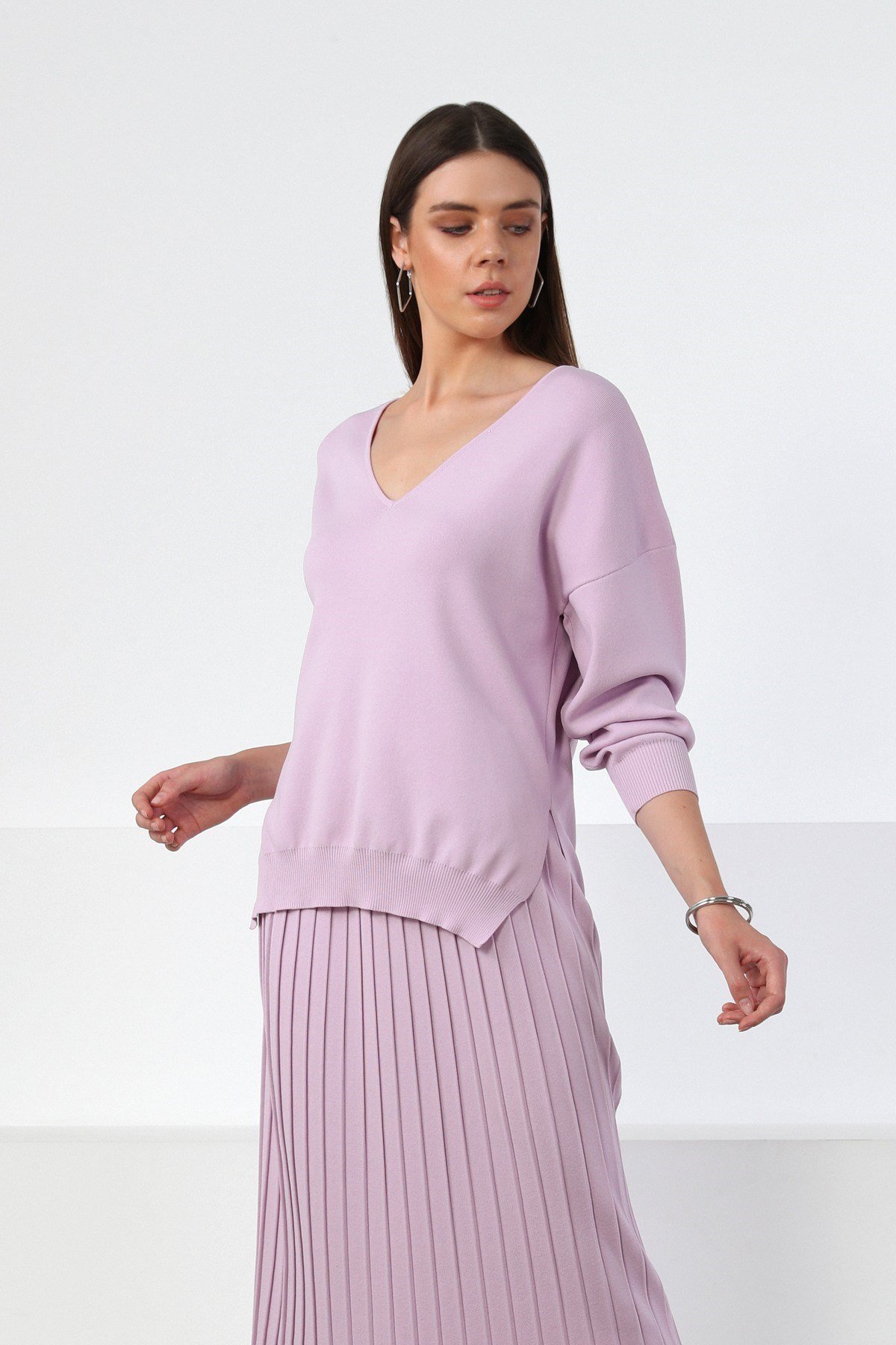 Ferraro Lila V Yaka Yırtmaçlı Kadın Triko Kazak