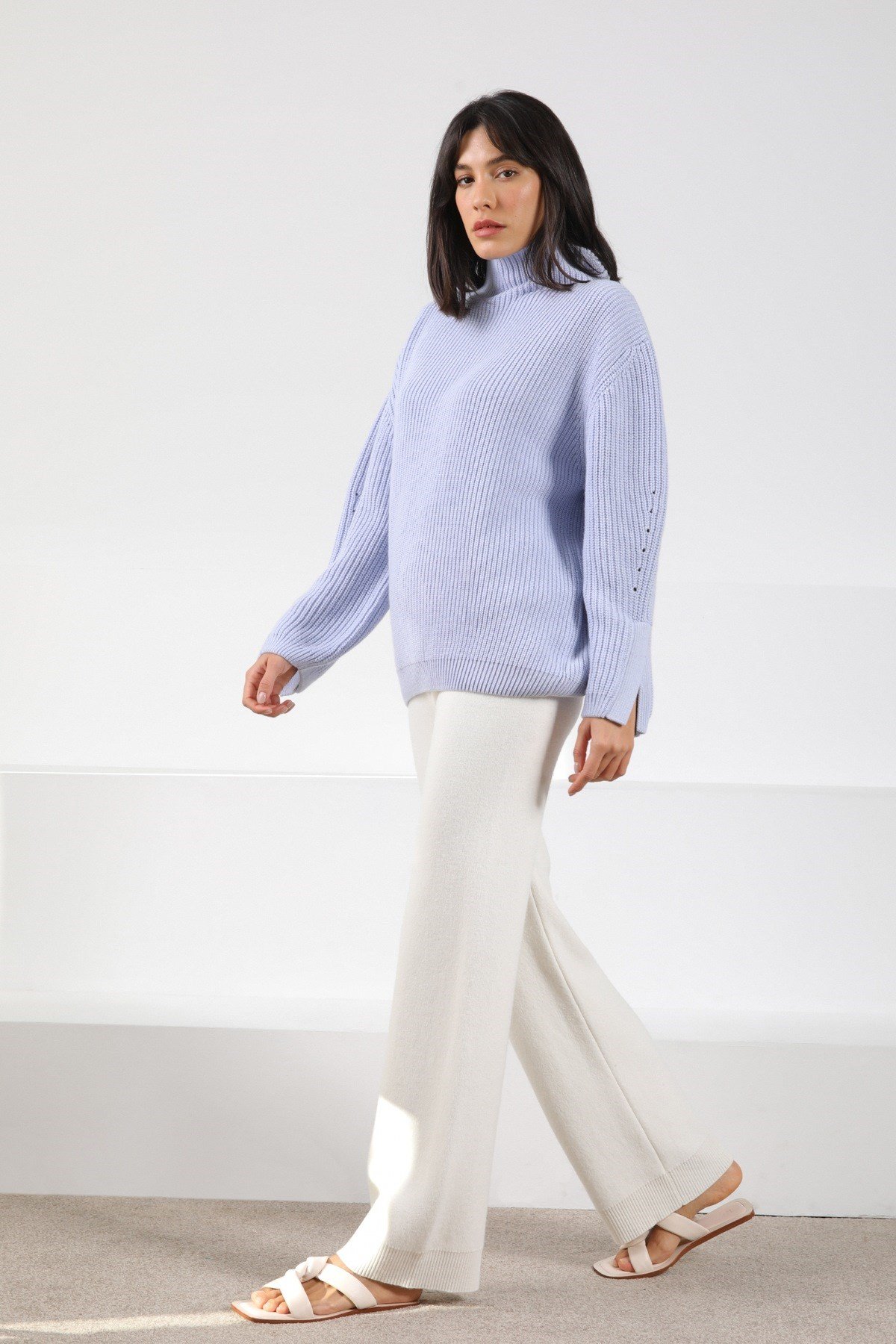 Ferraro Mavi Kolu Yırtmaçlı Kaşmirli Kadın Triko Kazak