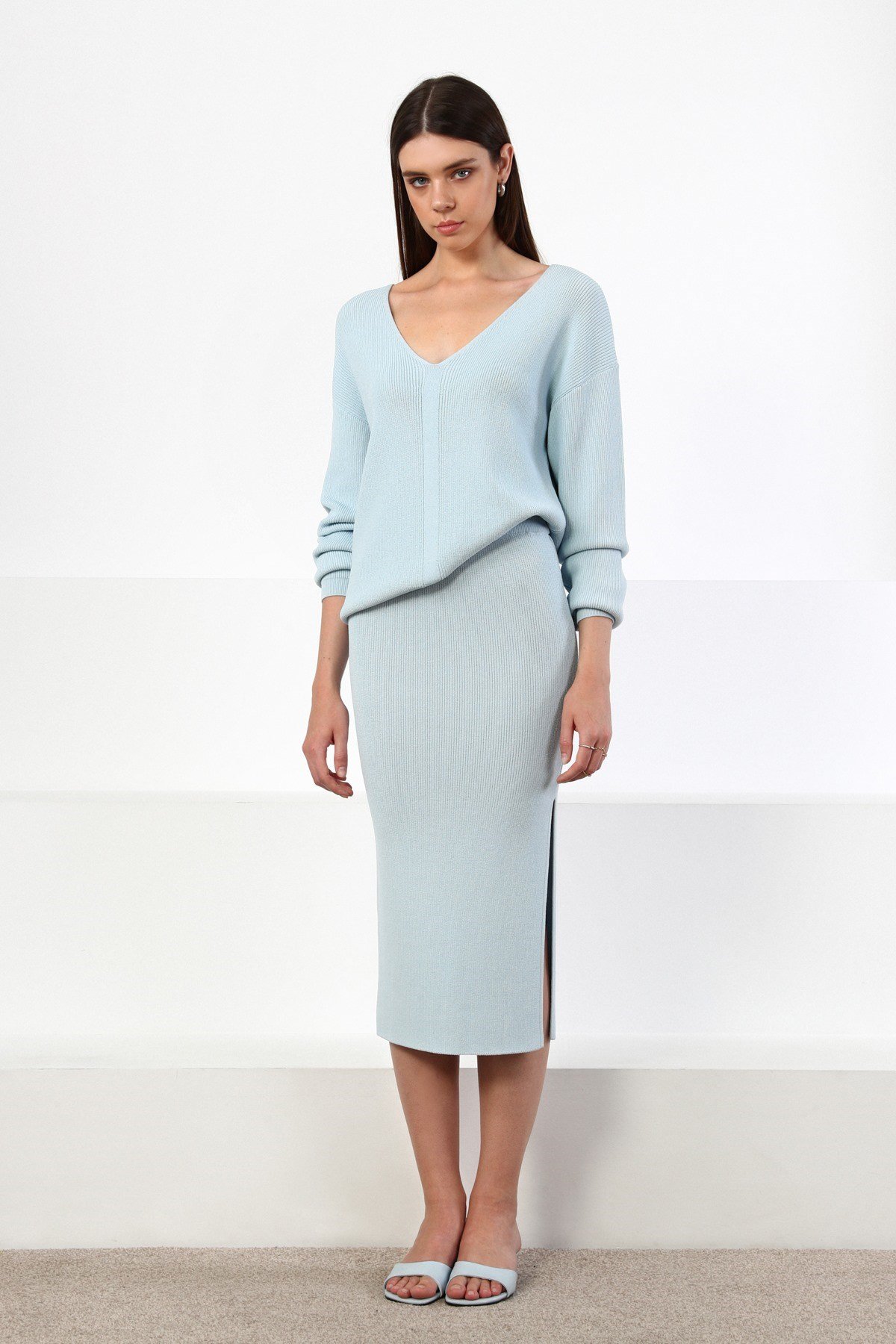 Ferraro Mavi Midi Boy Yandan Yırtmaçlı Kadın Triko Etek