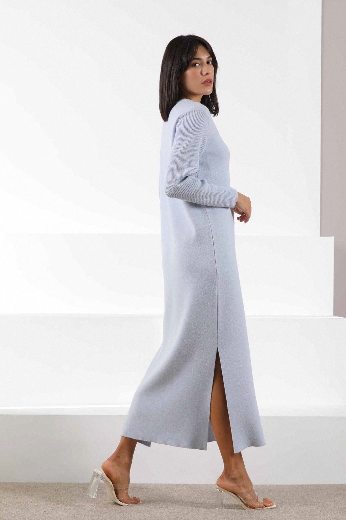 Ferraro Mavi Yandan Yırtmaçlı Midi Boy Kaşmirli Kadın Triko Elbise