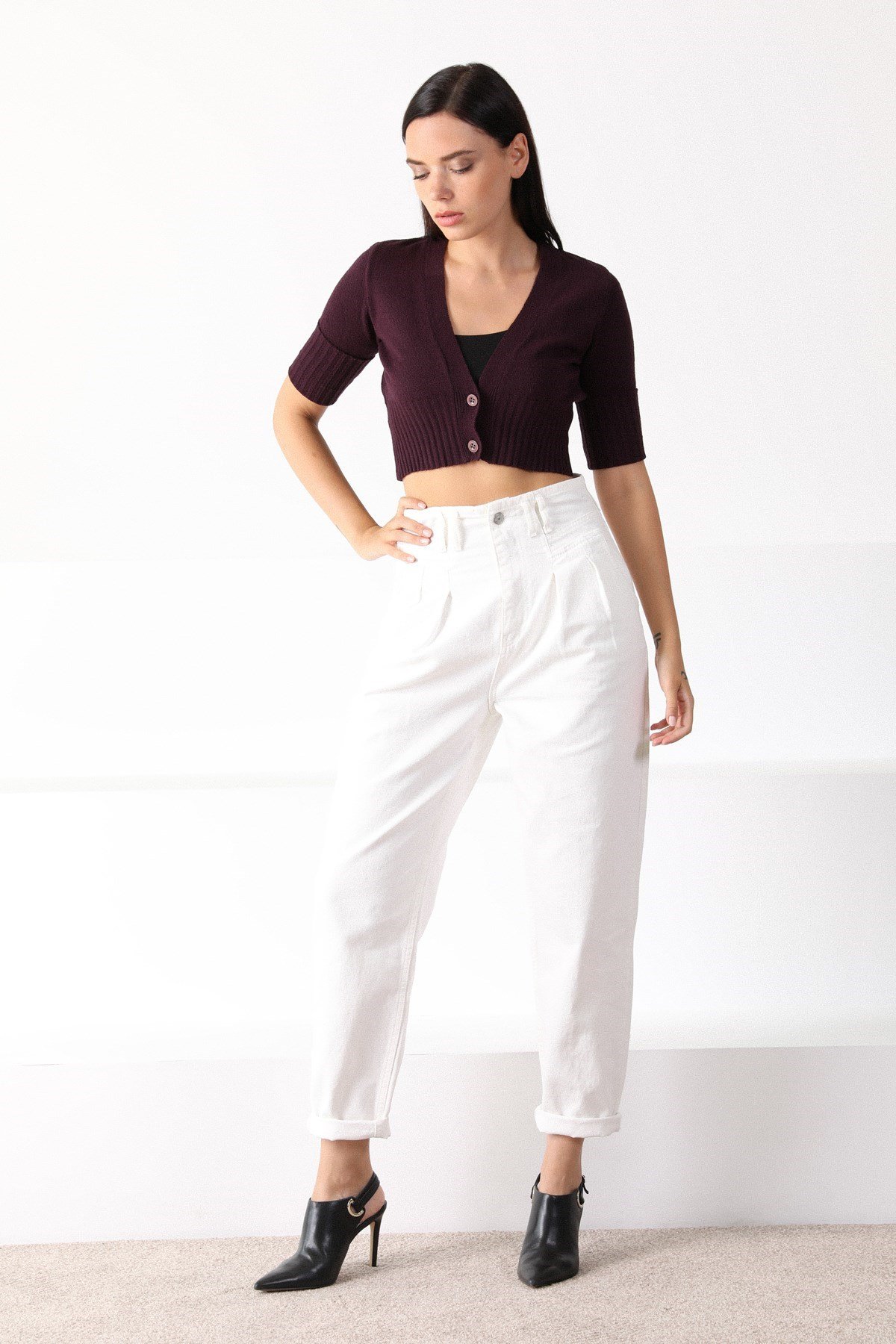 Ferraro Mürdüm V Yaka İki Düğme Kadın Triko Büstiyer