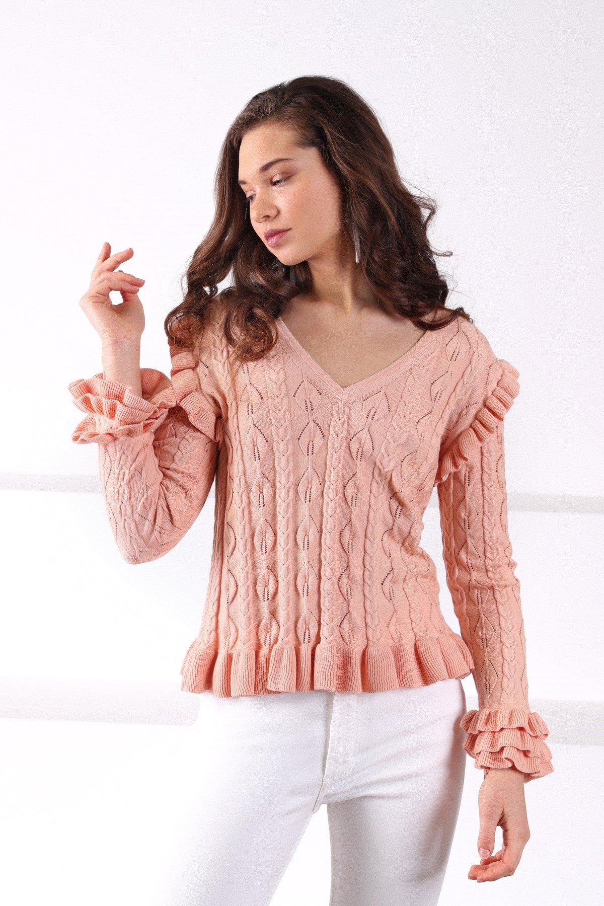 Ferraro Nougat V Yaka Kolu Fırfırlı Pamuklu Kadın Triko Kazak