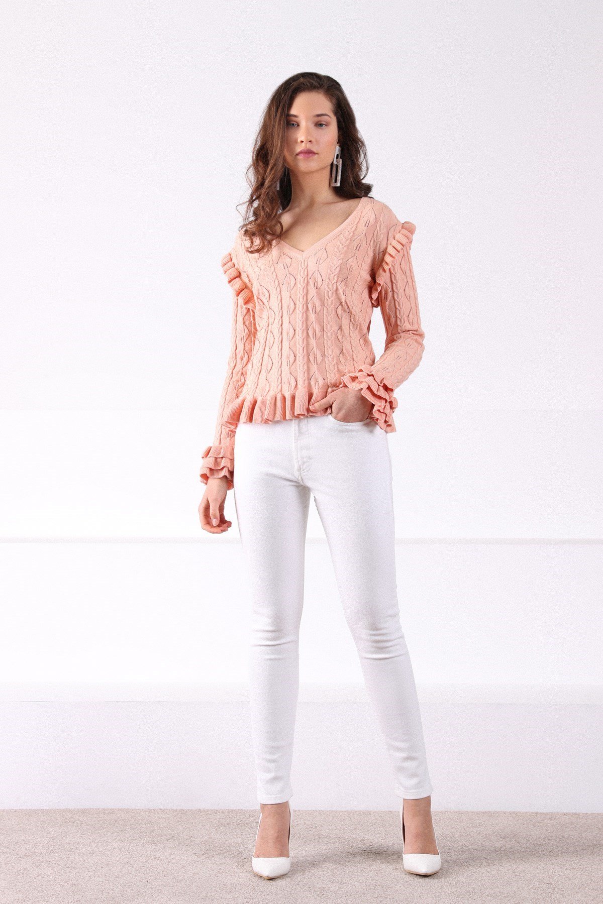 Ferraro Nougat V Yaka Kolu Fırfırlı Pamuklu Kadın Triko Kazak