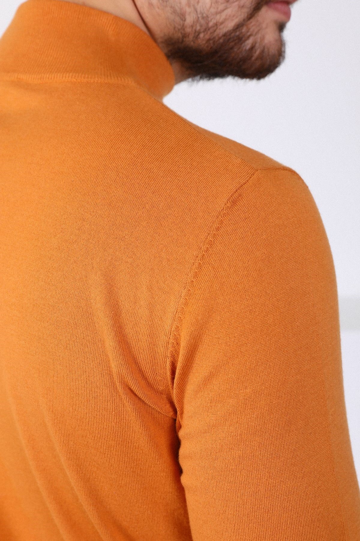 Ferraro Orange Yarım Balıkçı Yaka Erkek Triko Kazak