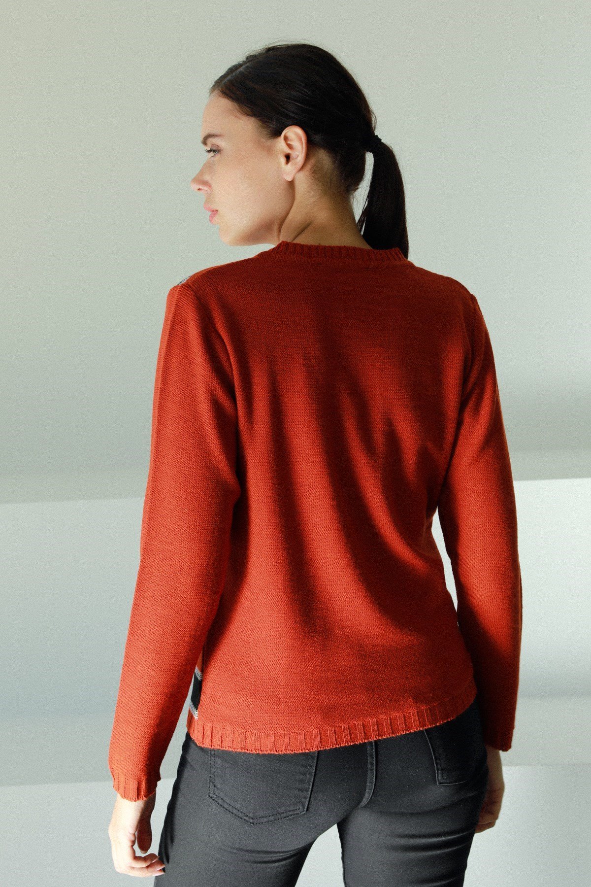 Ferraro Oranj V Yaka Yünlü Kadın Triko Kazak