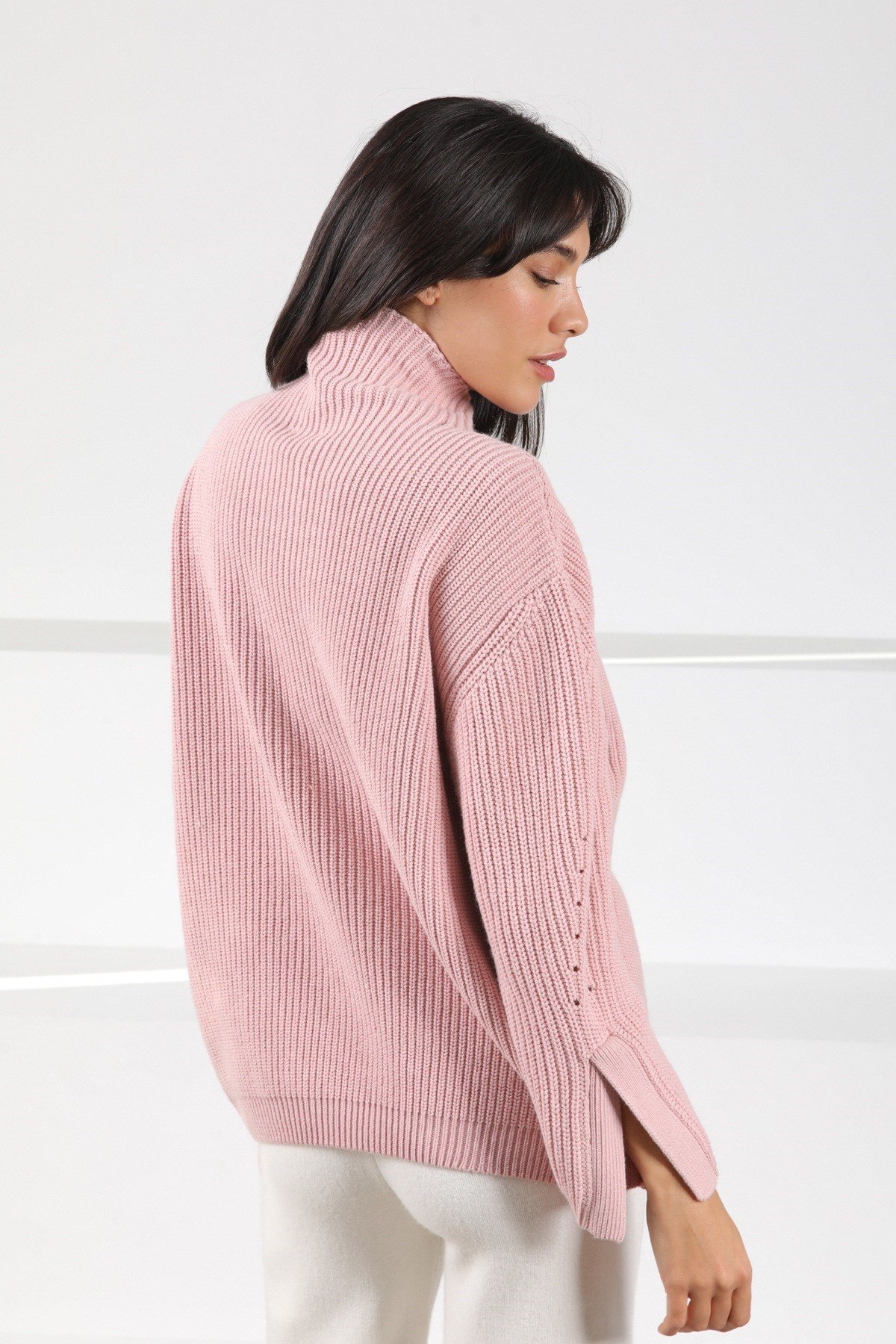 Ferraro Pembe Kolu Yırtmaçlı Kaşmirli Kadın Triko Kazak