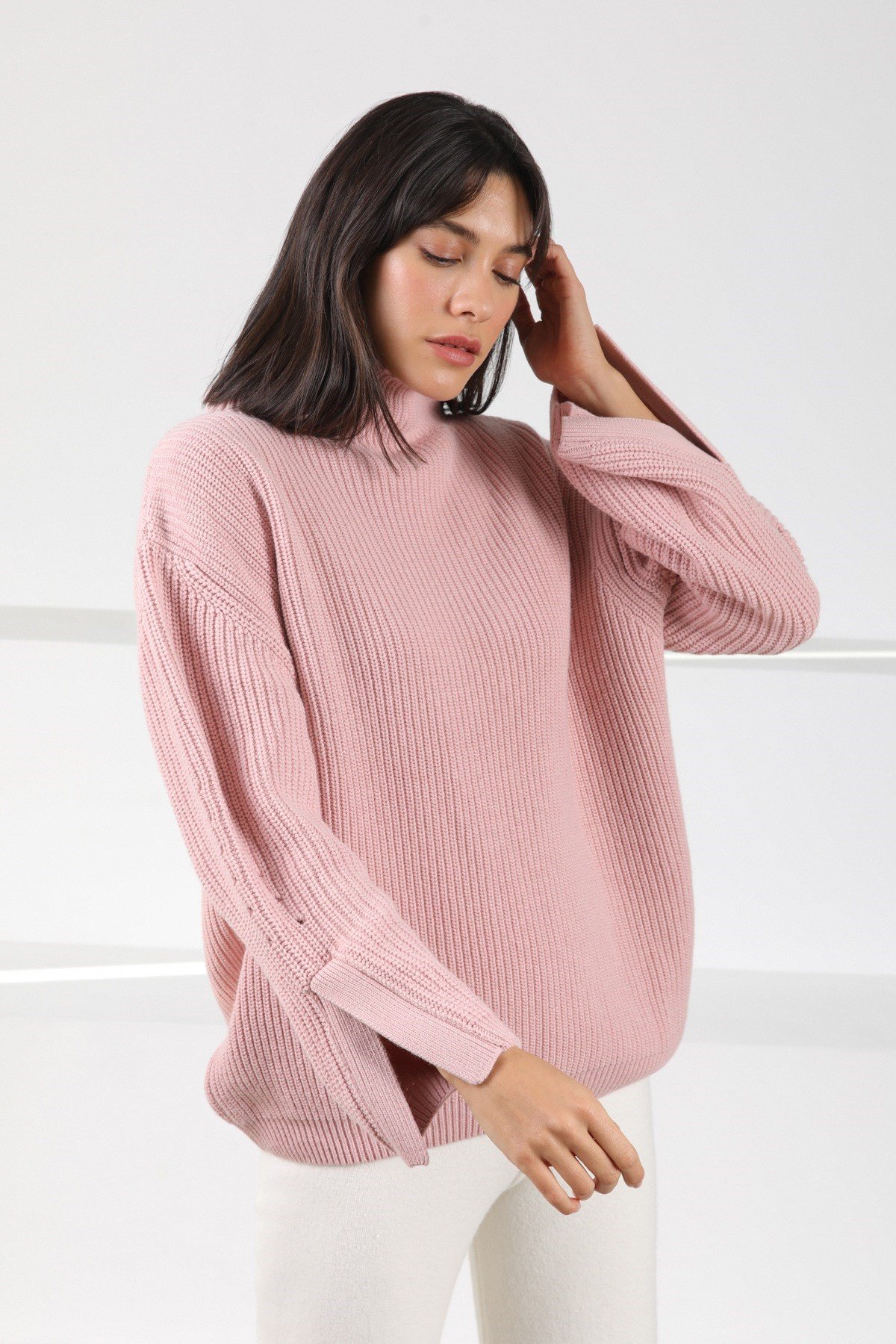 Ferraro Pembe Kolu Yırtmaçlı Kaşmirli Kadın Triko Kazak