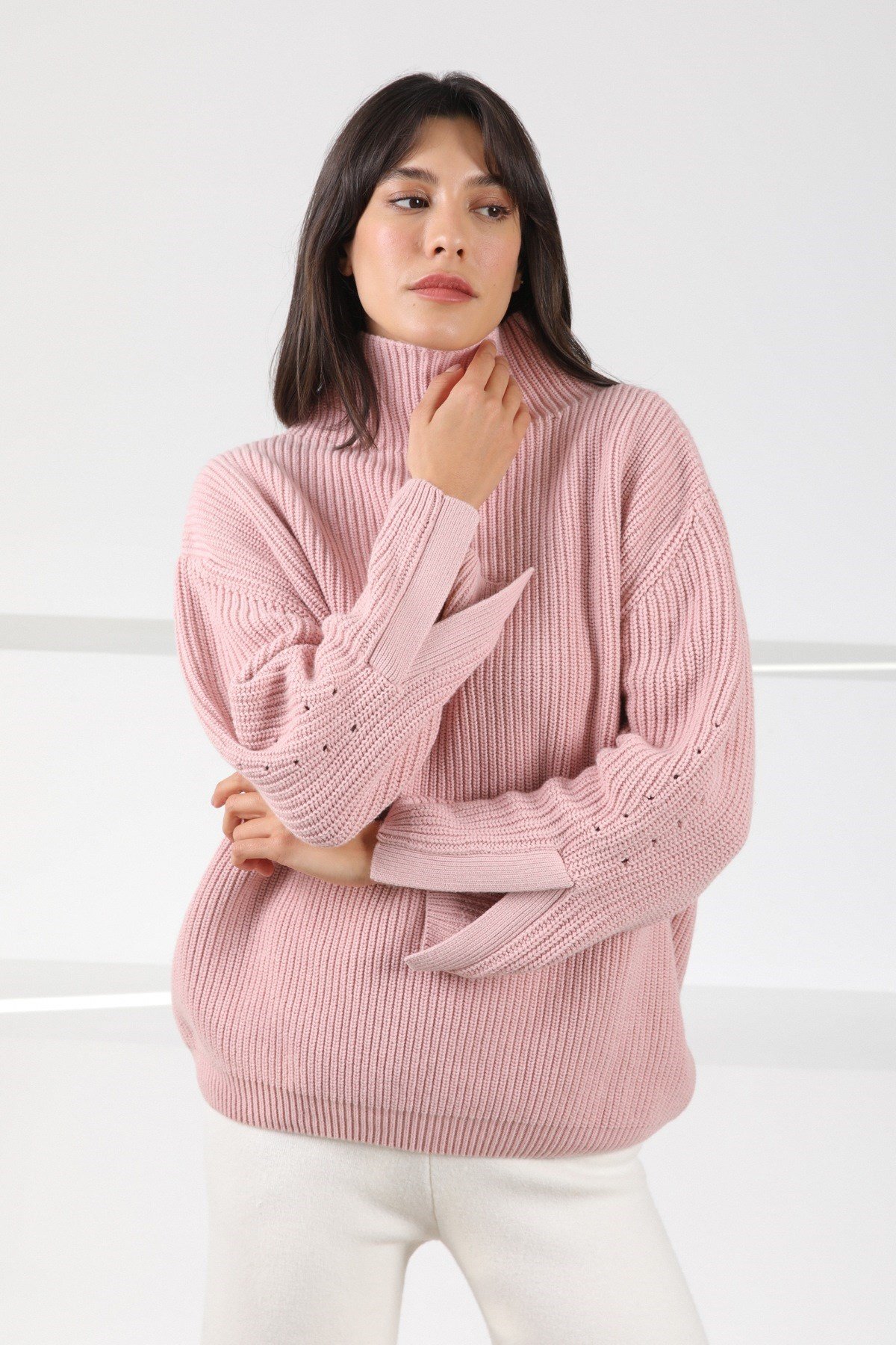 Ferraro Pembe Kolu Yırtmaçlı Kaşmirli Kadın Triko Kazak