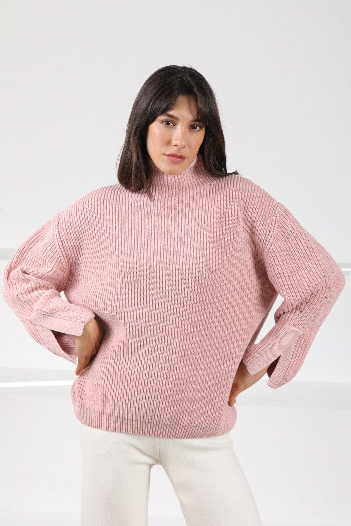 Ferraro Pembe Kolu Yırtmaçlı Kaşmirli Kadın Triko Kazak