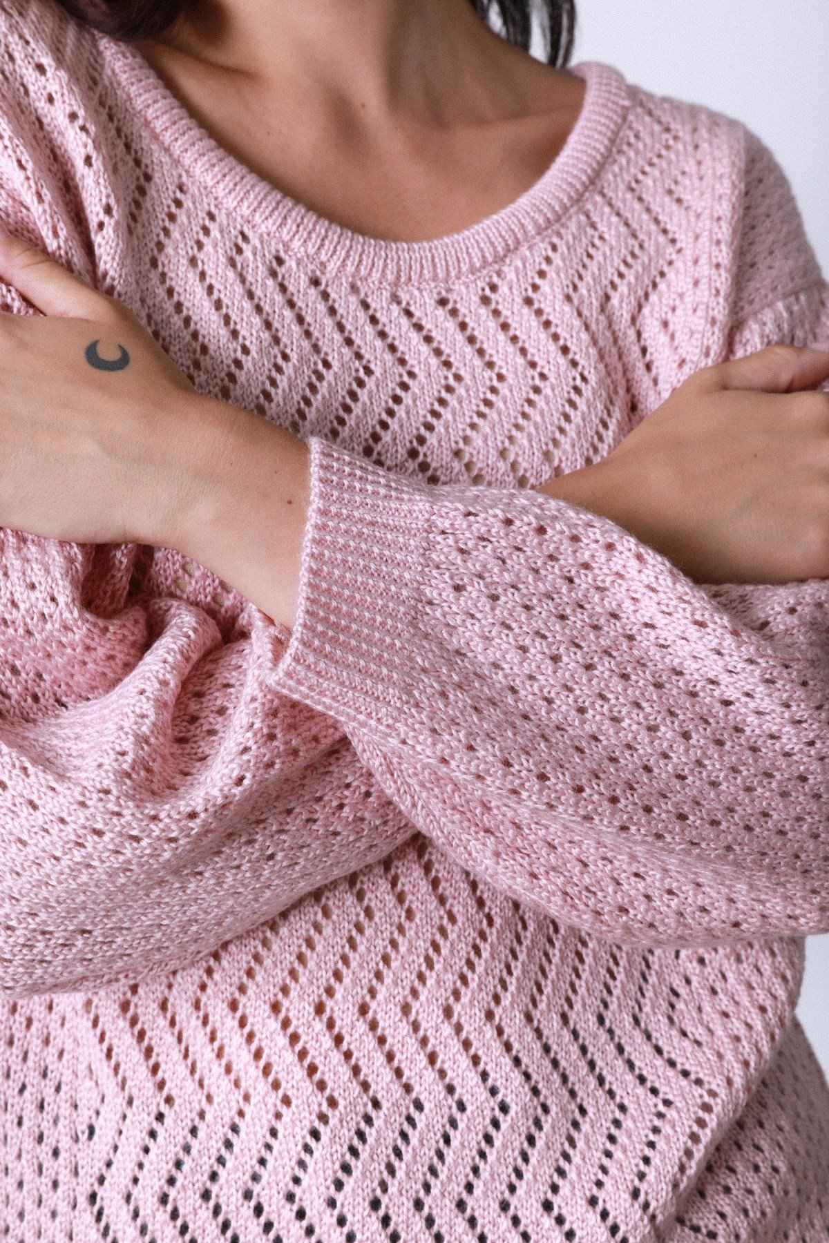 Ferraro Pembe O Yaka Ajurlu Yünlü Kadın Triko Kazak