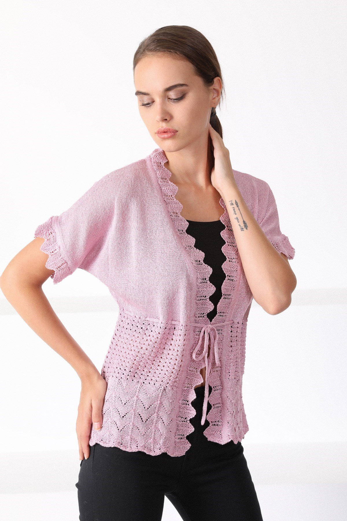 Ferraro Pembe V Yaka Dantel Detaylı Kadın Triko Hırka