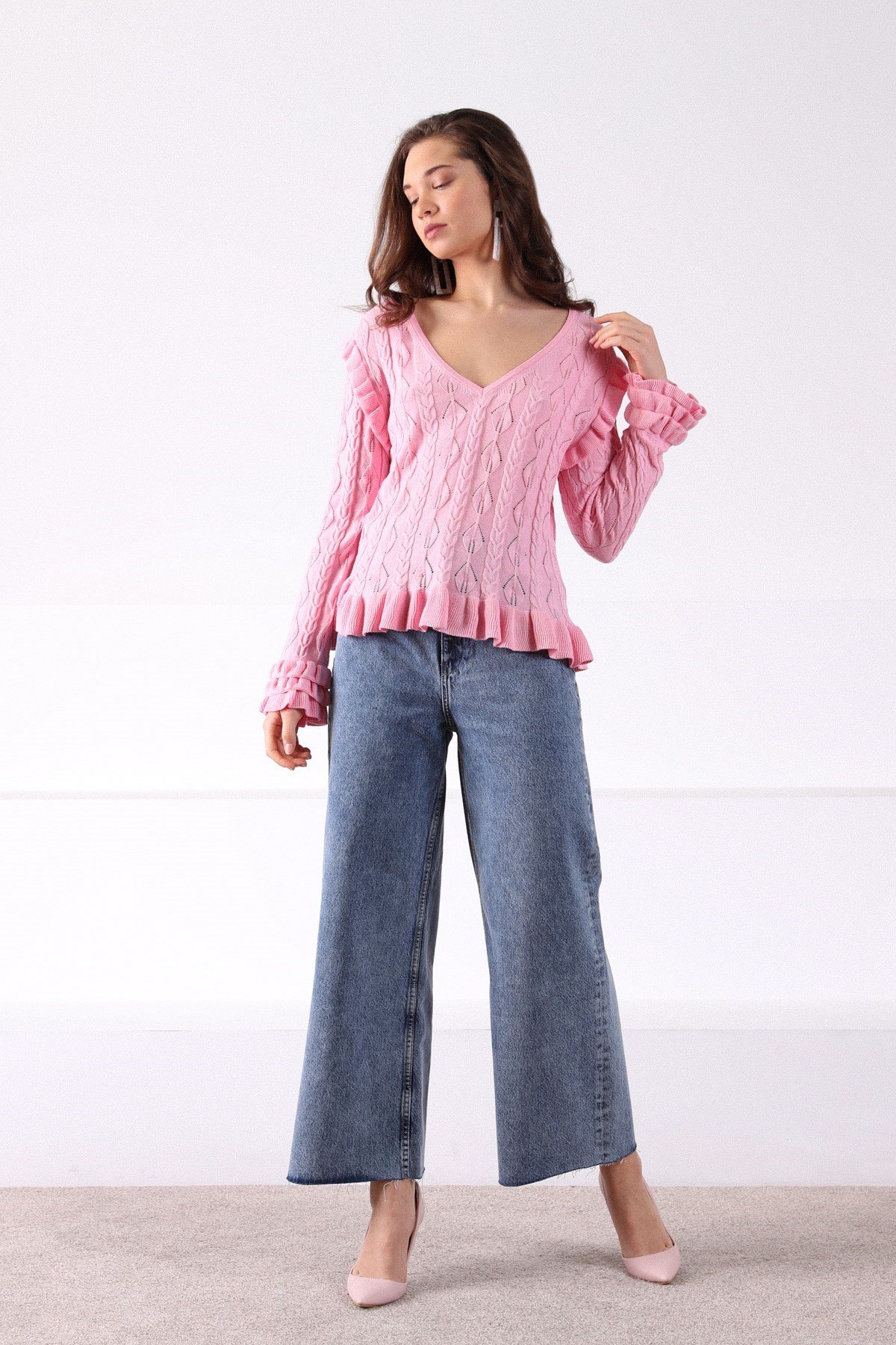 Ferraro Pembe V Yaka Kolu Fırfırlı Pamuklu Kadın Triko Kazak