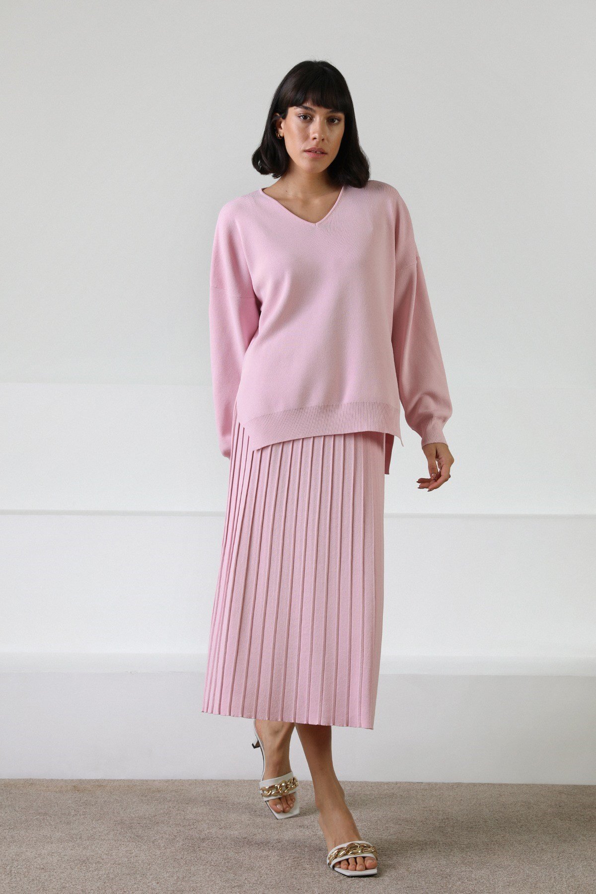 Ferraro Pembe V Yaka Yırtmaçlı Kadın Triko Kazak