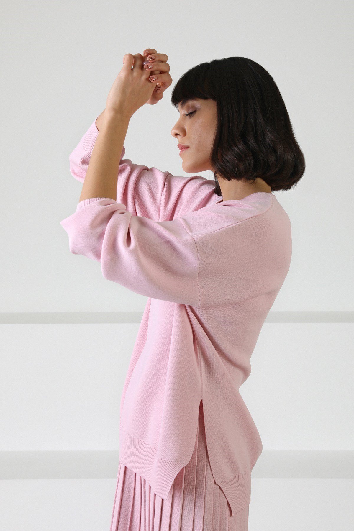 Ferraro Pembe V Yaka Yırtmaçlı Kadın Triko Kazak