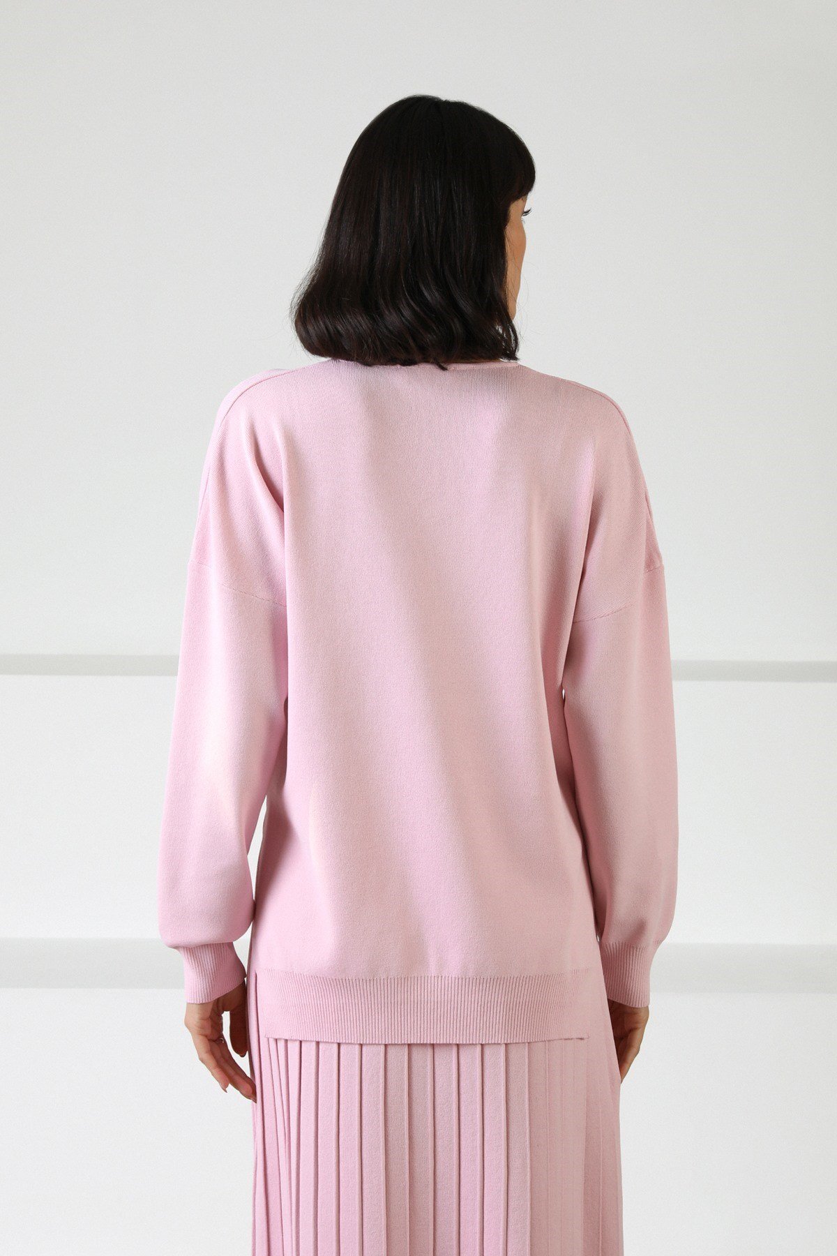 Ferraro Pembe V Yaka Yırtmaçlı Kadın Triko Kazak