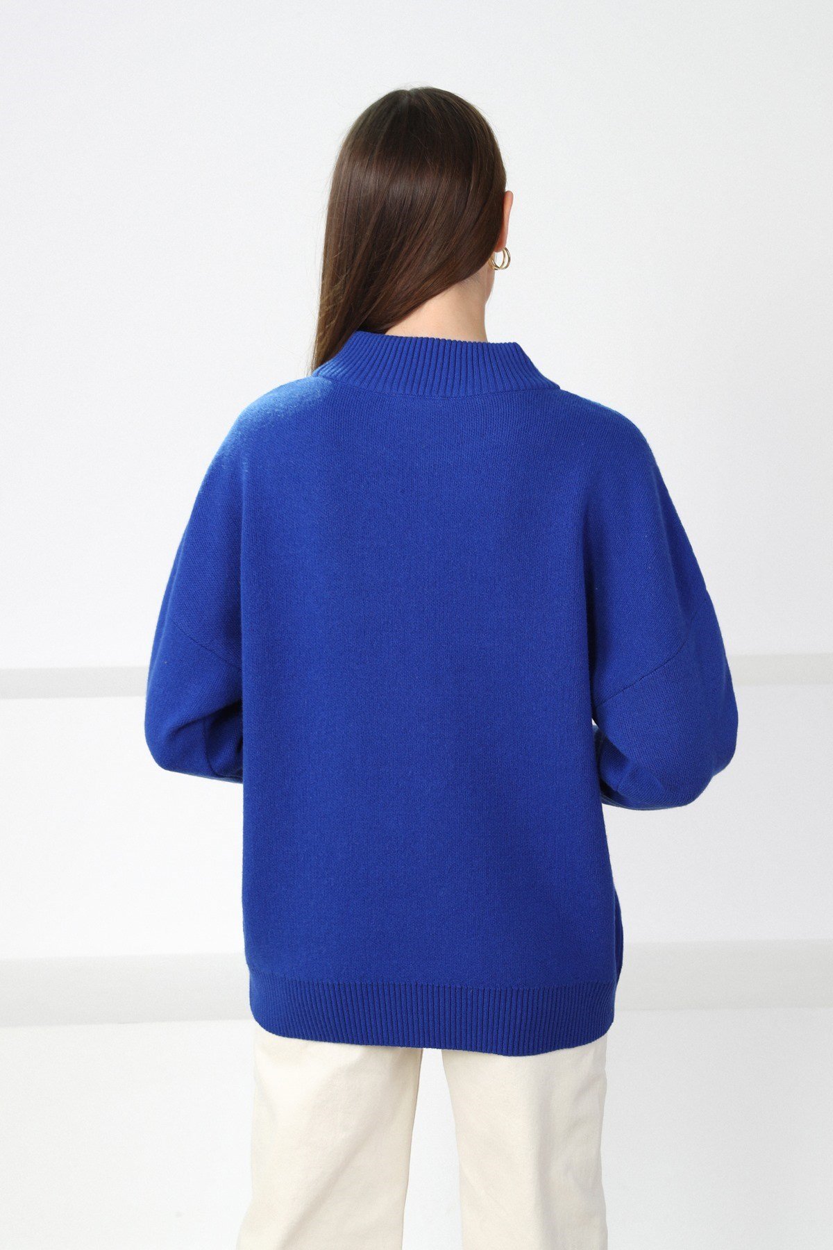 Ferraro Saks Kol Detaylı Yarım Balıkçı Yaka Kaşmirli Kadın Triko Kazak