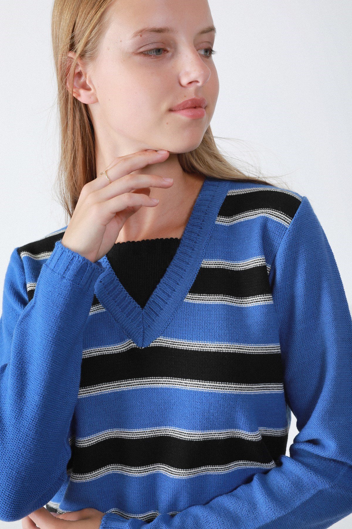 Ferraro Saks V Yaka Yünlü Kadın Triko Kazak