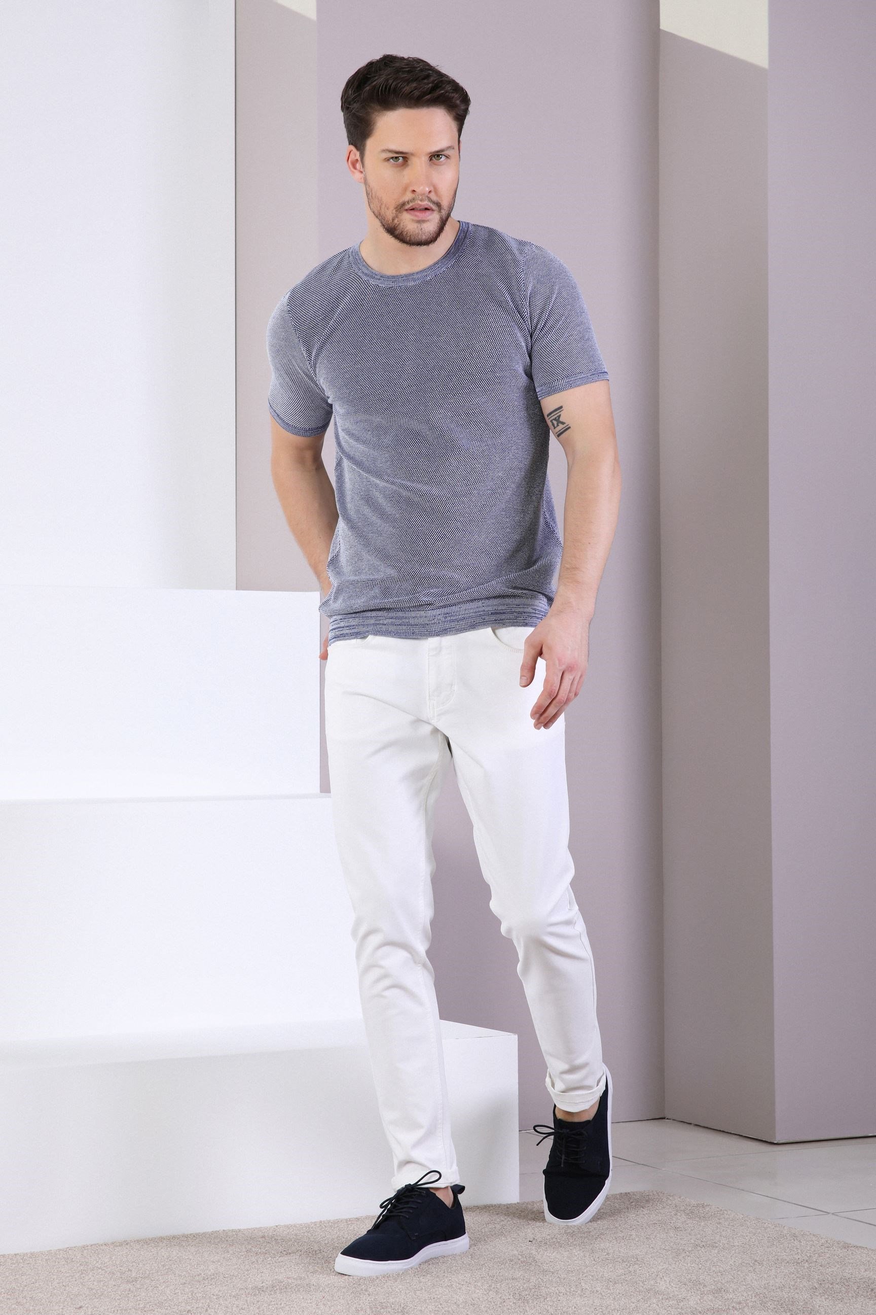 Ferraro Saks/Beyaz Kuşgözü Desenli Bisiklet Yaka Erkek Triko T-Shirt