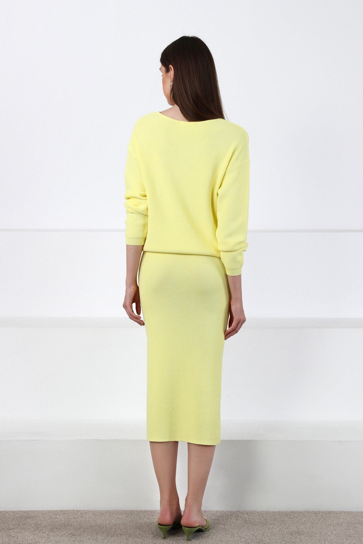 Ferraro Sarı Midi Boy Yandan Yırtmaçlı Kadın Triko Etek