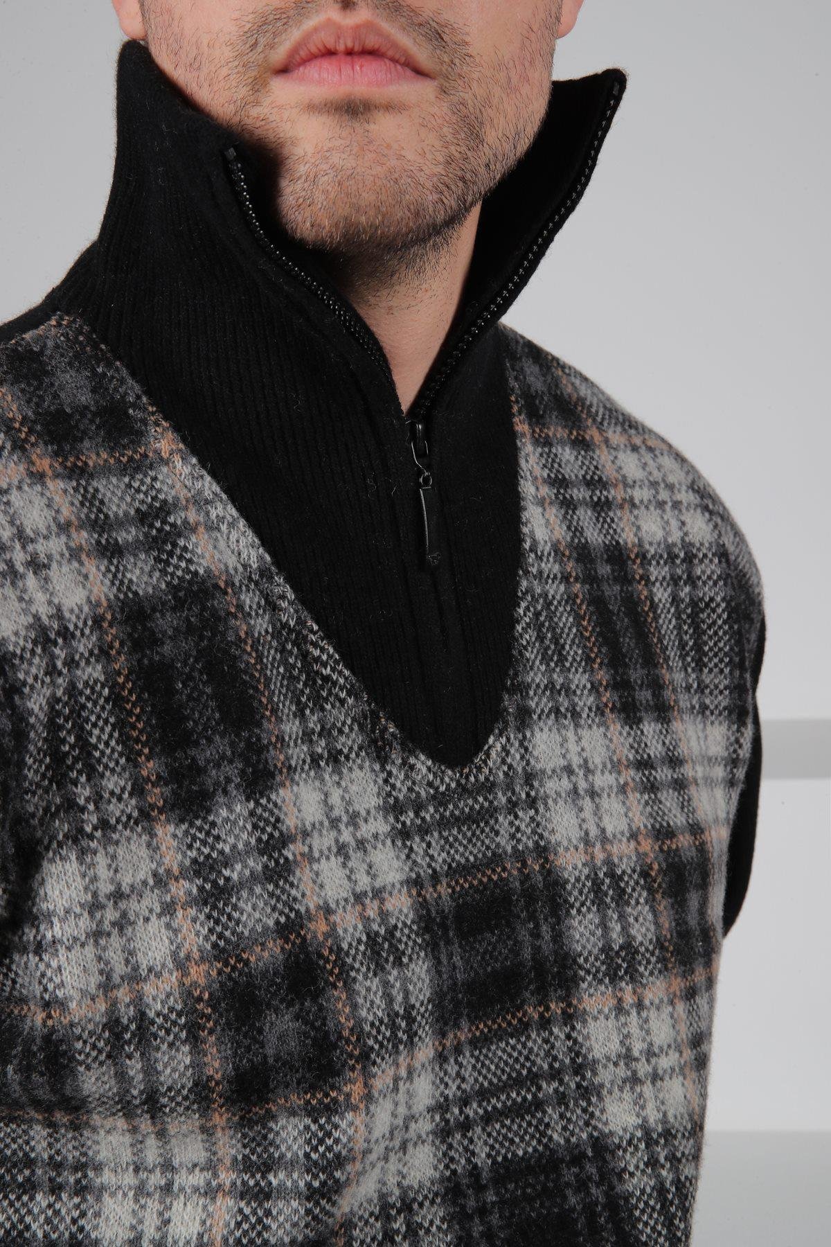 Ferraro Siyah Balıkçı Yaka Fermuarlı Önü Çizgi Detaylı Uzun Kollu Kuzu Yünü Karışımlı Erkek Triko Kazak